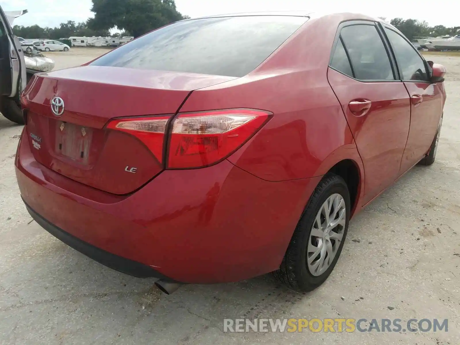 4 Photograph of a damaged car 2T1BURHE4KC195207 TOYOTA COROLLA 2019