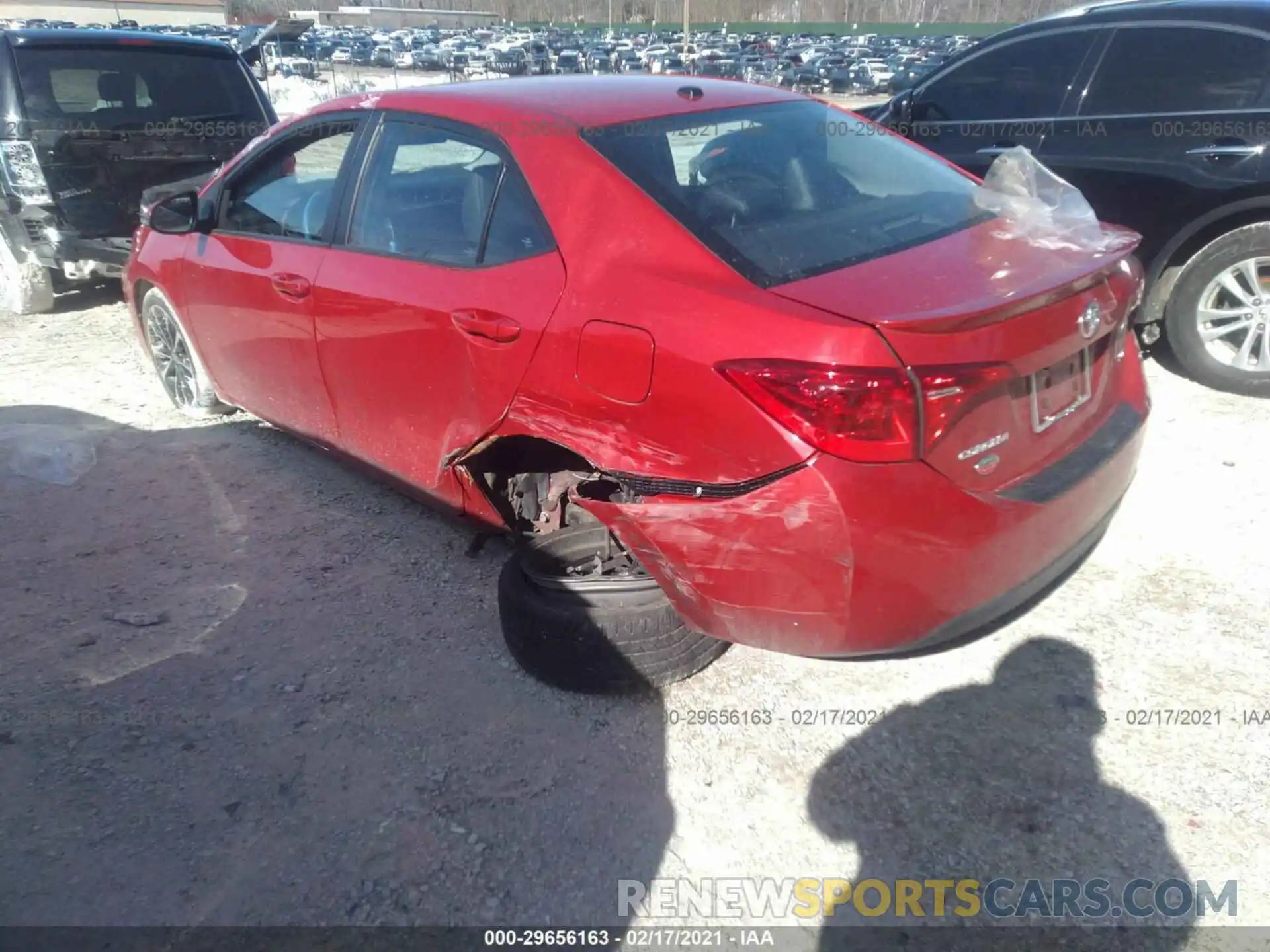 3 Photograph of a damaged car 2T1BURHE4KC195319 TOYOTA COROLLA 2019