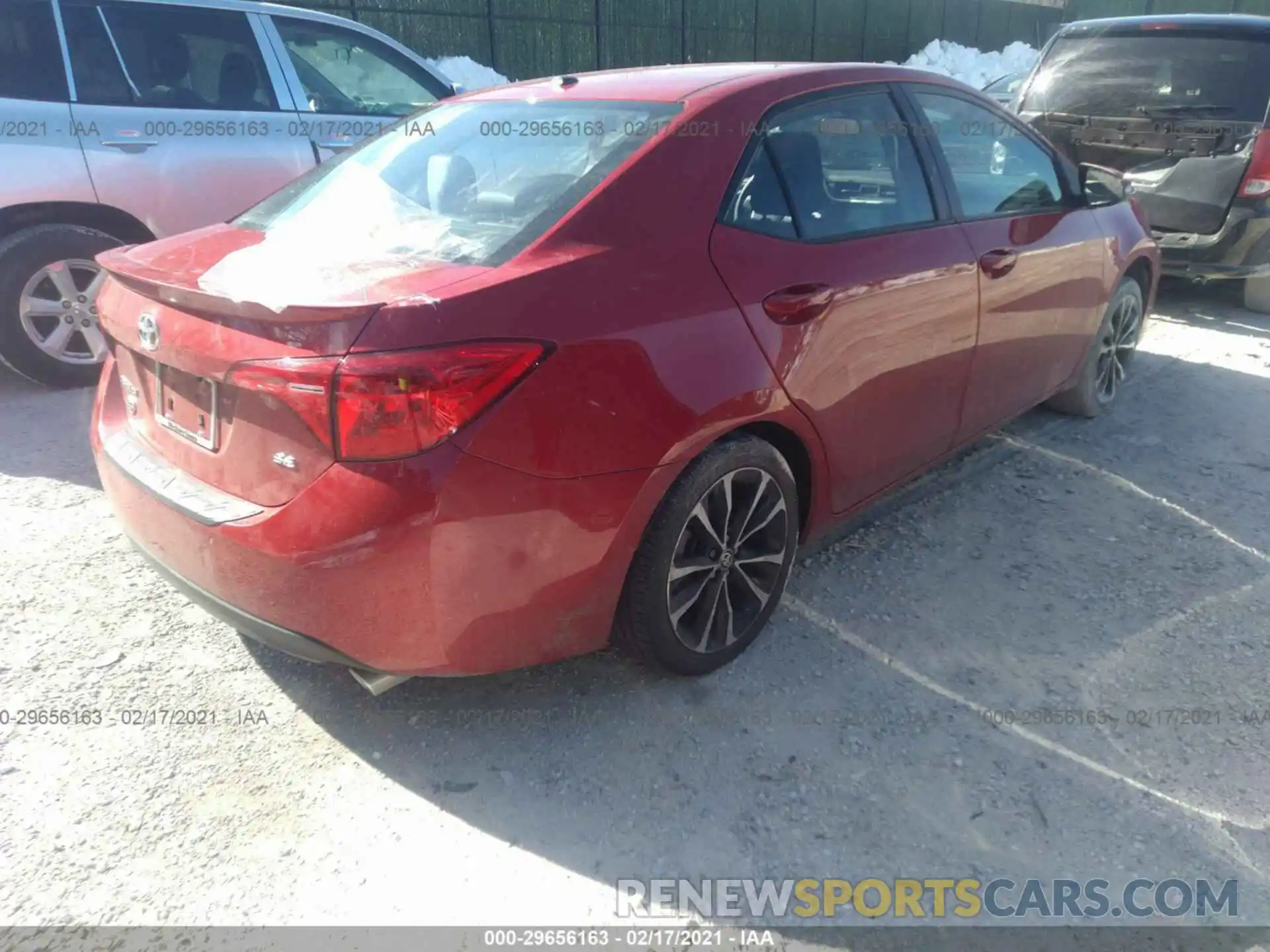 4 Photograph of a damaged car 2T1BURHE4KC195319 TOYOTA COROLLA 2019