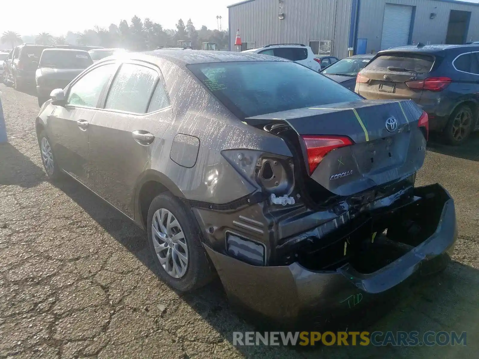 3 Photograph of a damaged car 2T1BURHE4KC195708 TOYOTA COROLLA 2019