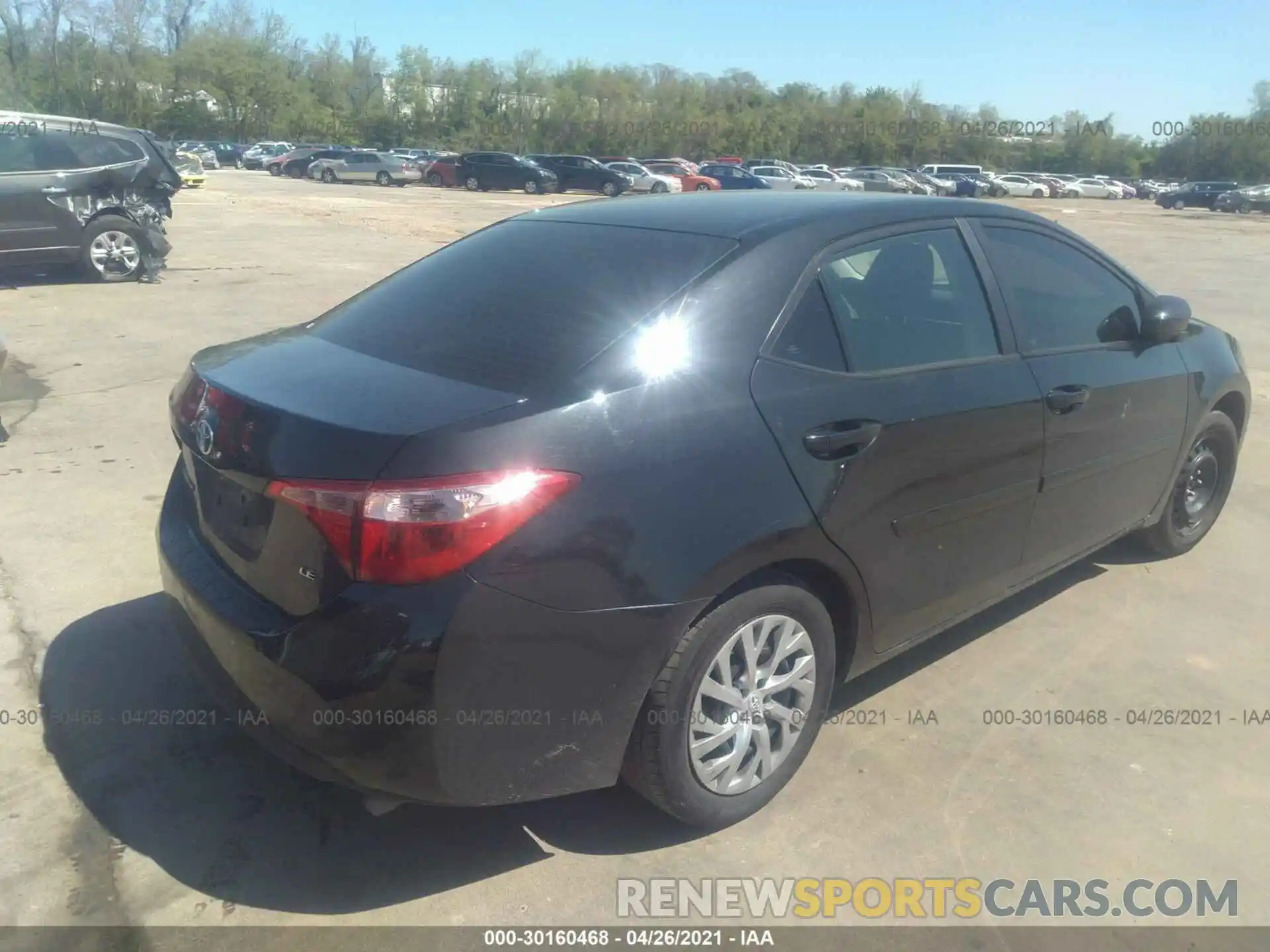 4 Photograph of a damaged car 2T1BURHE4KC195837 TOYOTA COROLLA 2019