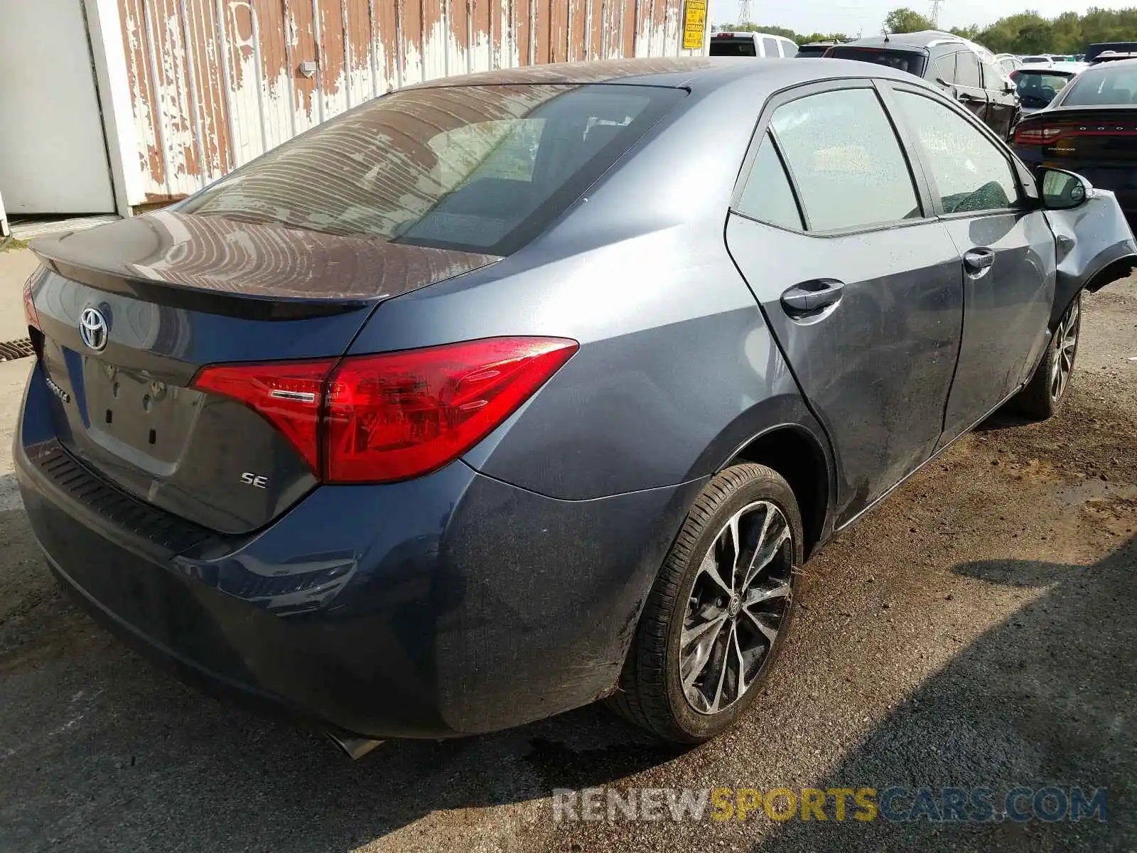 4 Photograph of a damaged car 2T1BURHE4KC196261 TOYOTA COROLLA 2019