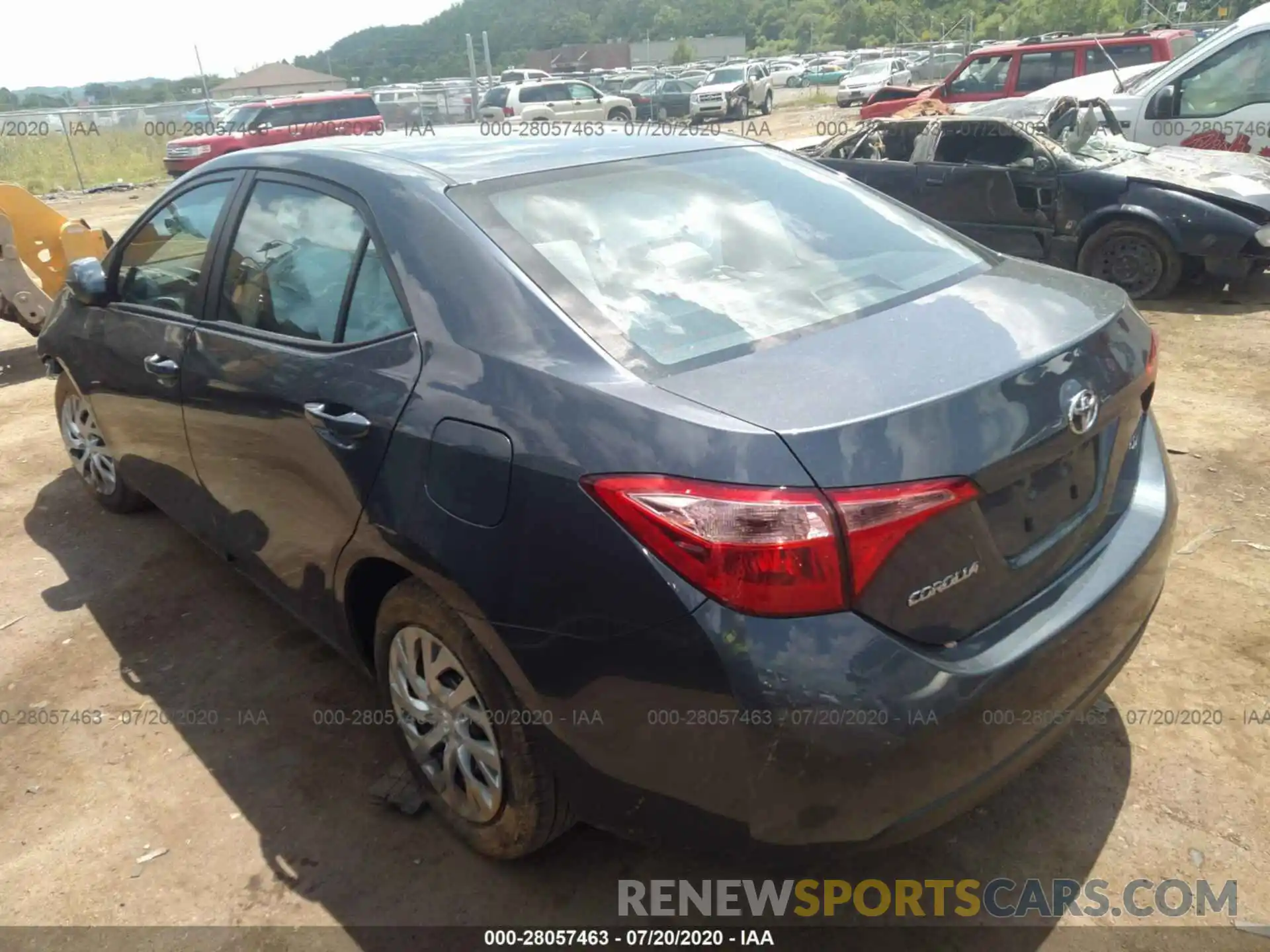 3 Photograph of a damaged car 2T1BURHE4KC196664 TOYOTA COROLLA 2019