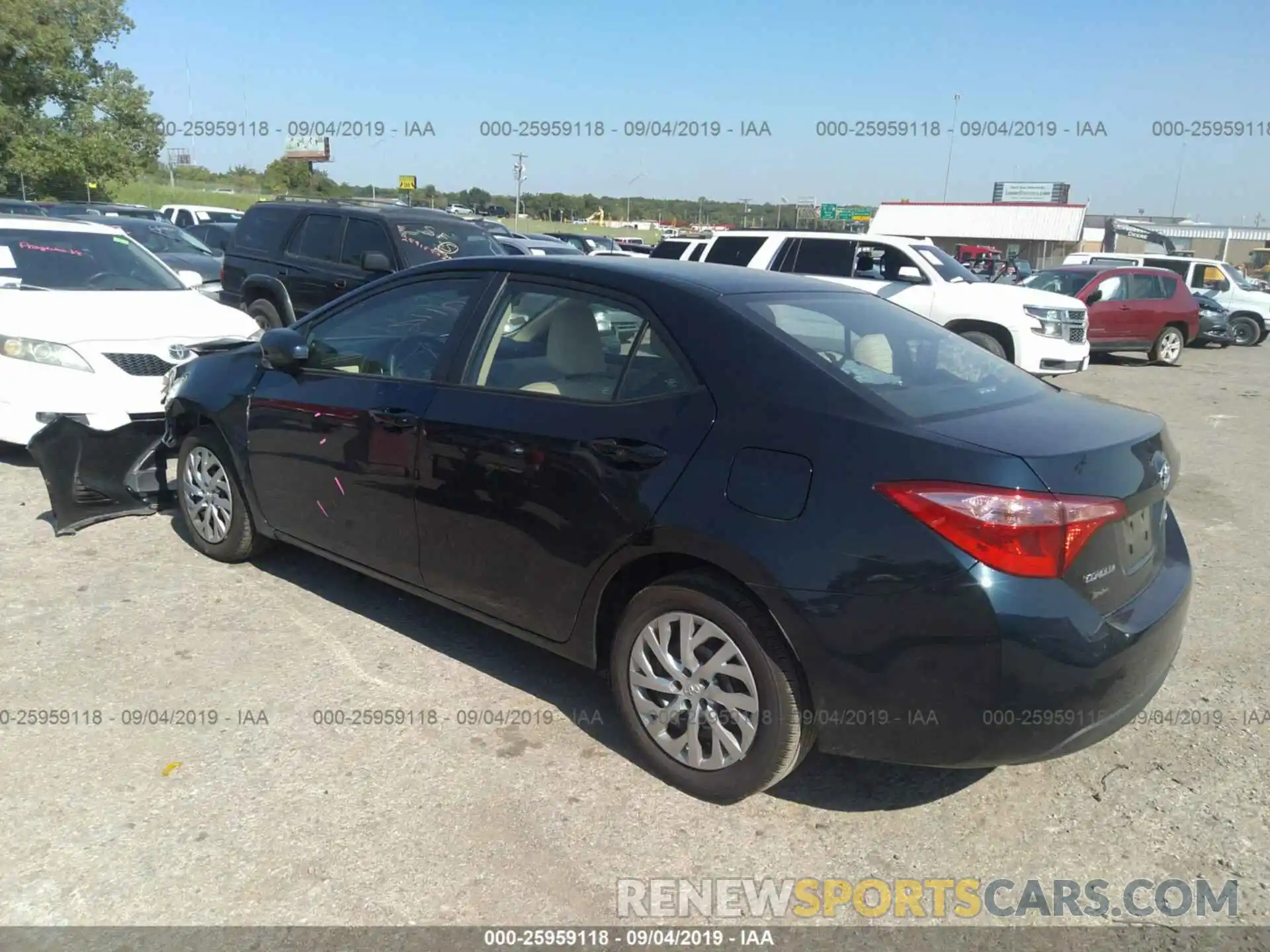 3 Photograph of a damaged car 2T1BURHE4KC197474 TOYOTA COROLLA 2019