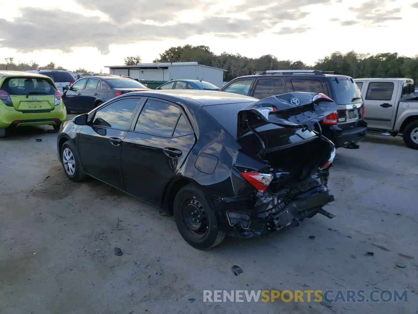 3 Photograph of a damaged car 2T1BURHE4KC198124 TOYOTA COROLLA 2019