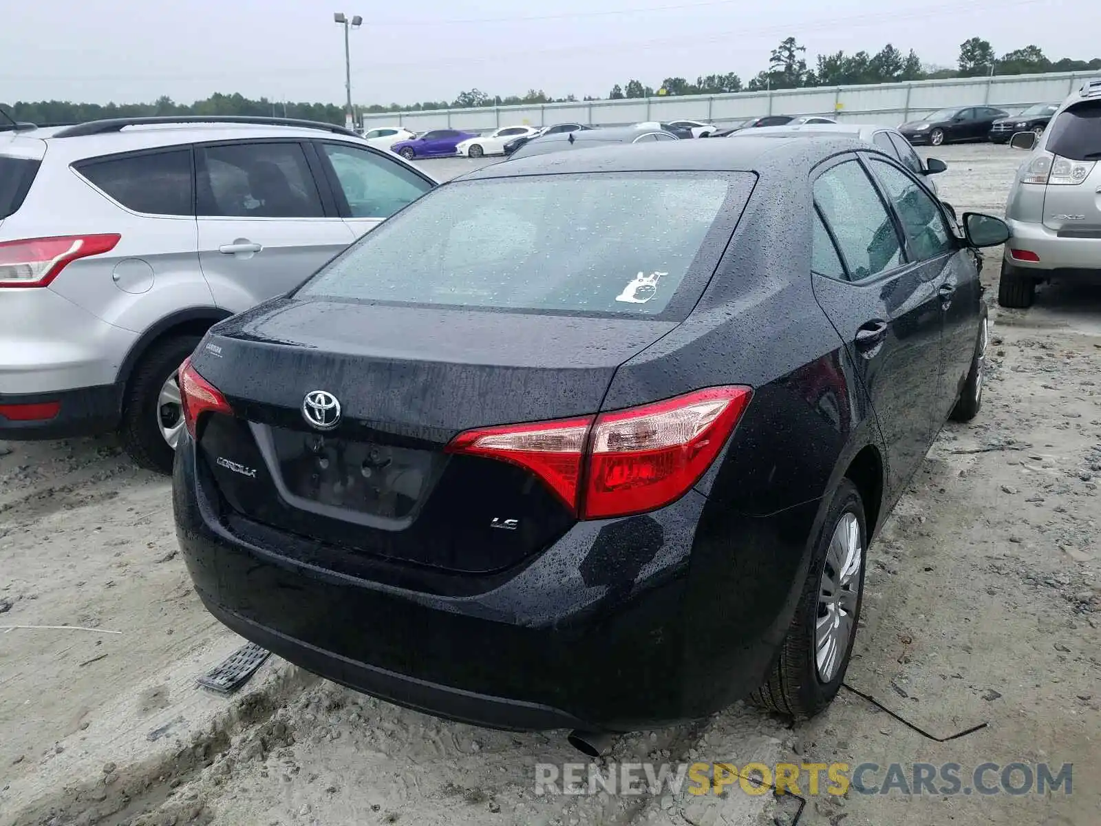 4 Photograph of a damaged car 2T1BURHE4KC198284 TOYOTA COROLLA 2019