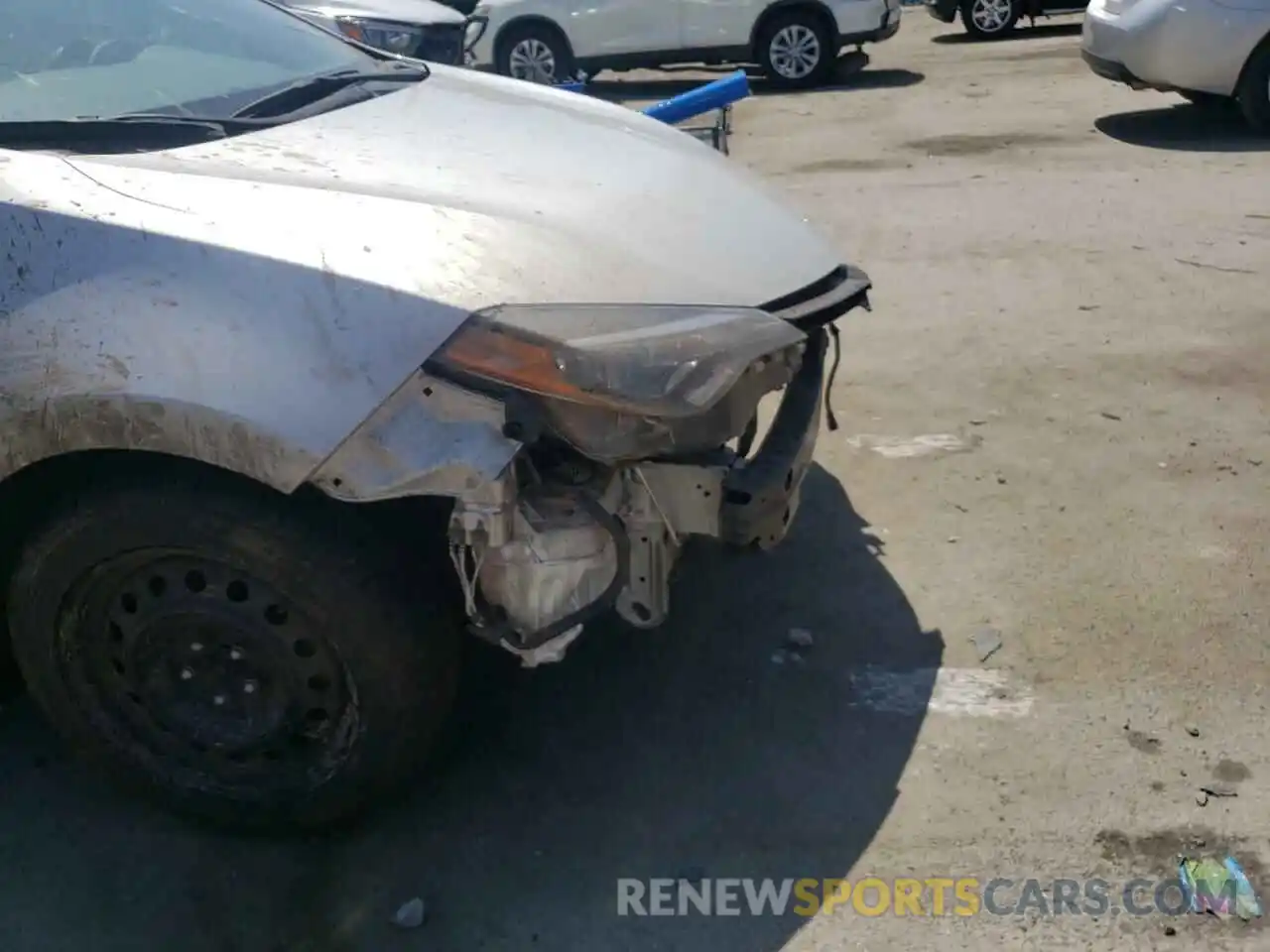 9 Photograph of a damaged car 2T1BURHE4KC198382 TOYOTA COROLLA 2019