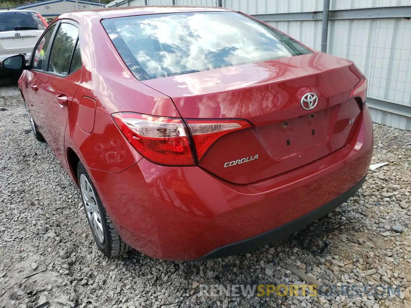 3 Photograph of a damaged car 2T1BURHE4KC198799 TOYOTA COROLLA 2019