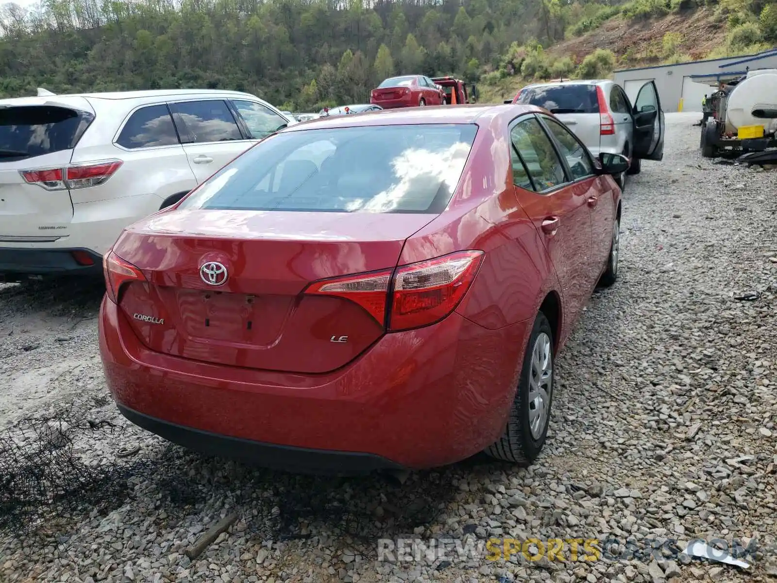 4 Photograph of a damaged car 2T1BURHE4KC198799 TOYOTA COROLLA 2019