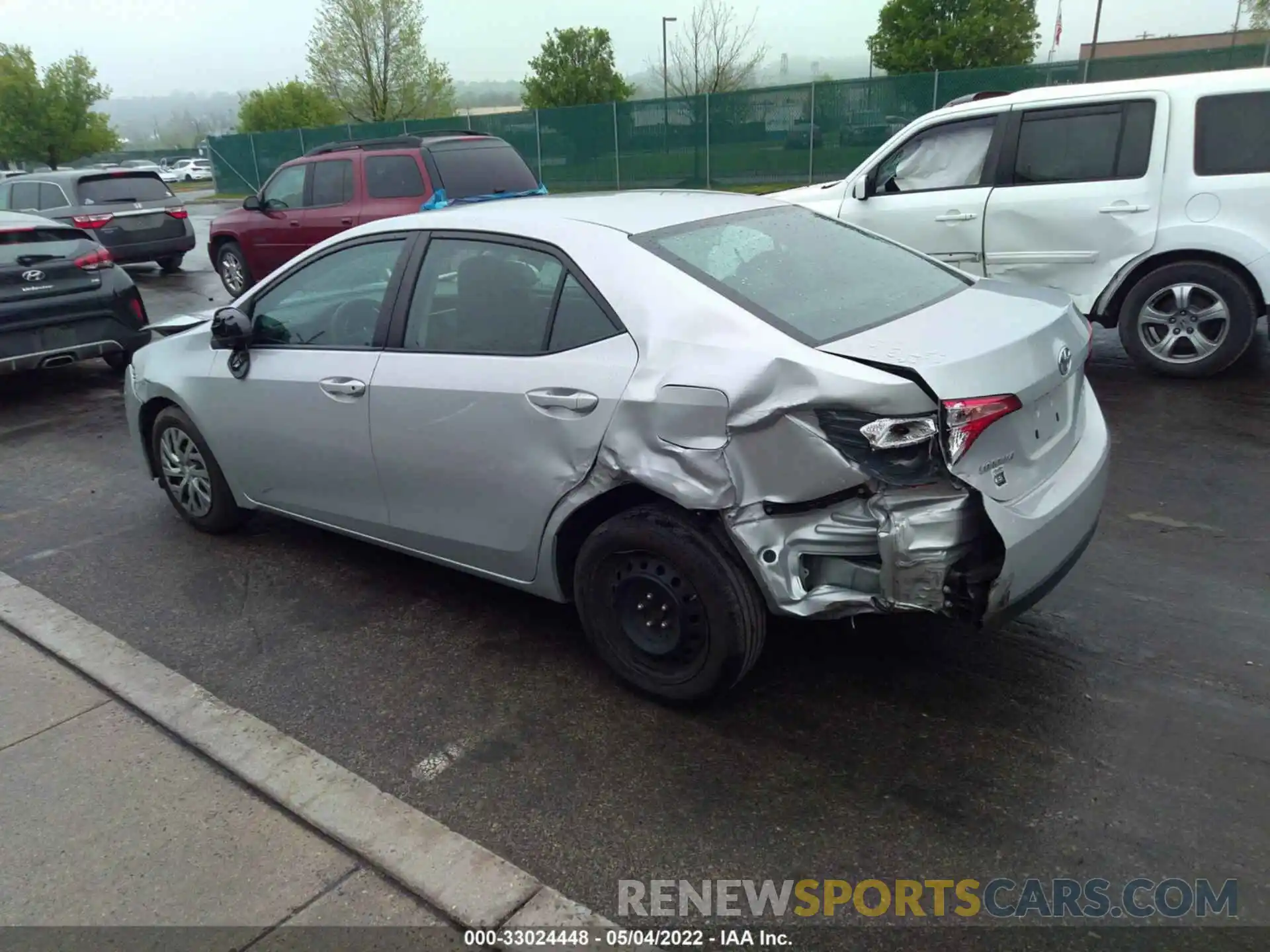 3 Photograph of a damaged car 2T1BURHE4KC198852 TOYOTA COROLLA 2019