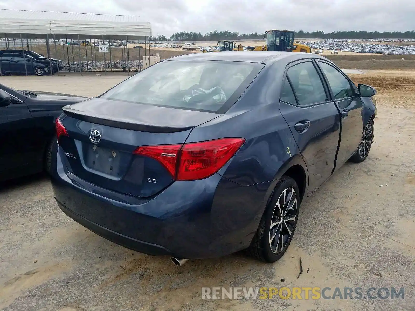 4 Photograph of a damaged car 2T1BURHE4KC199032 TOYOTA COROLLA 2019