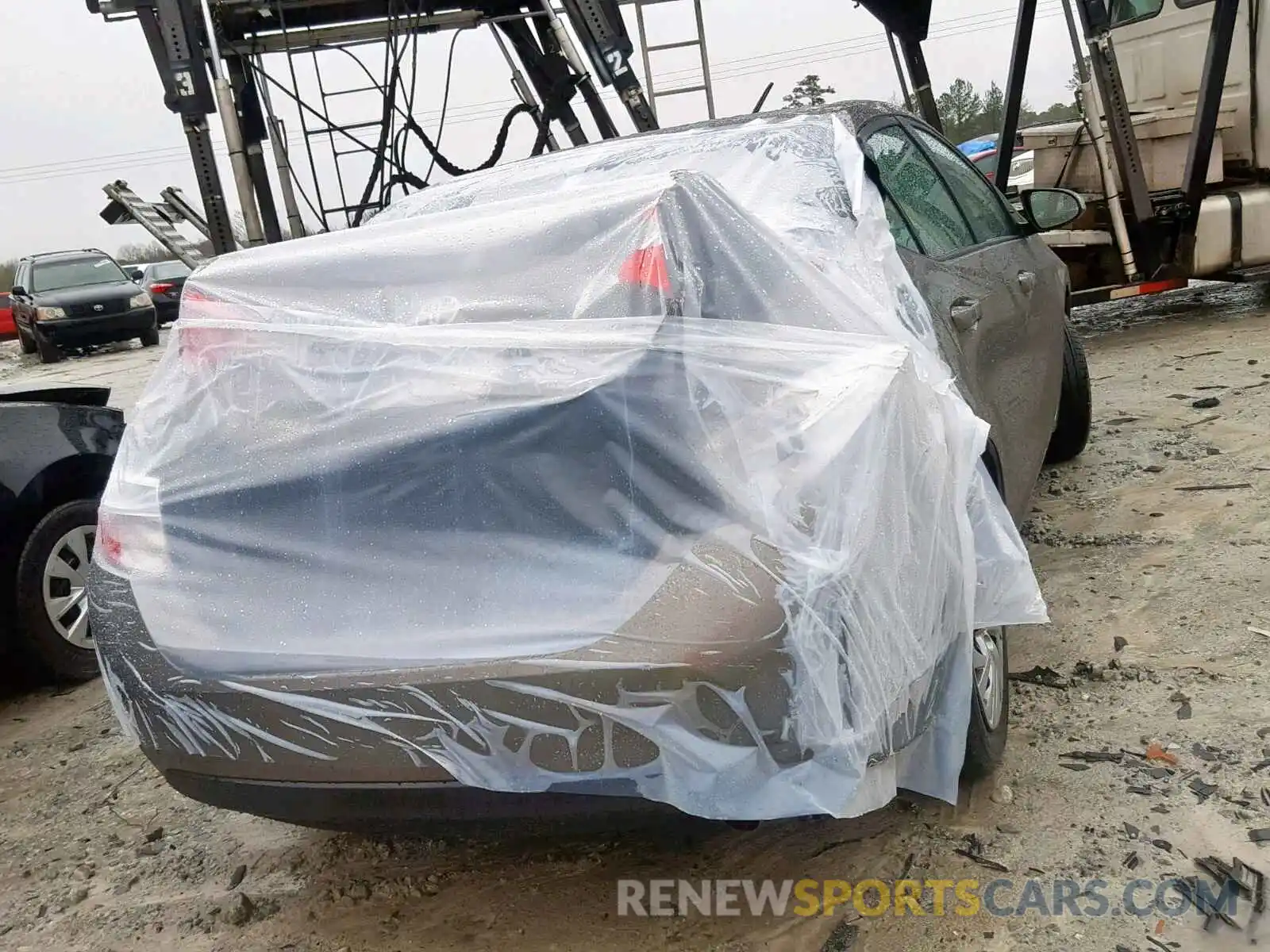 4 Photograph of a damaged car 2T1BURHE4KC199256 TOYOTA COROLLA 2019