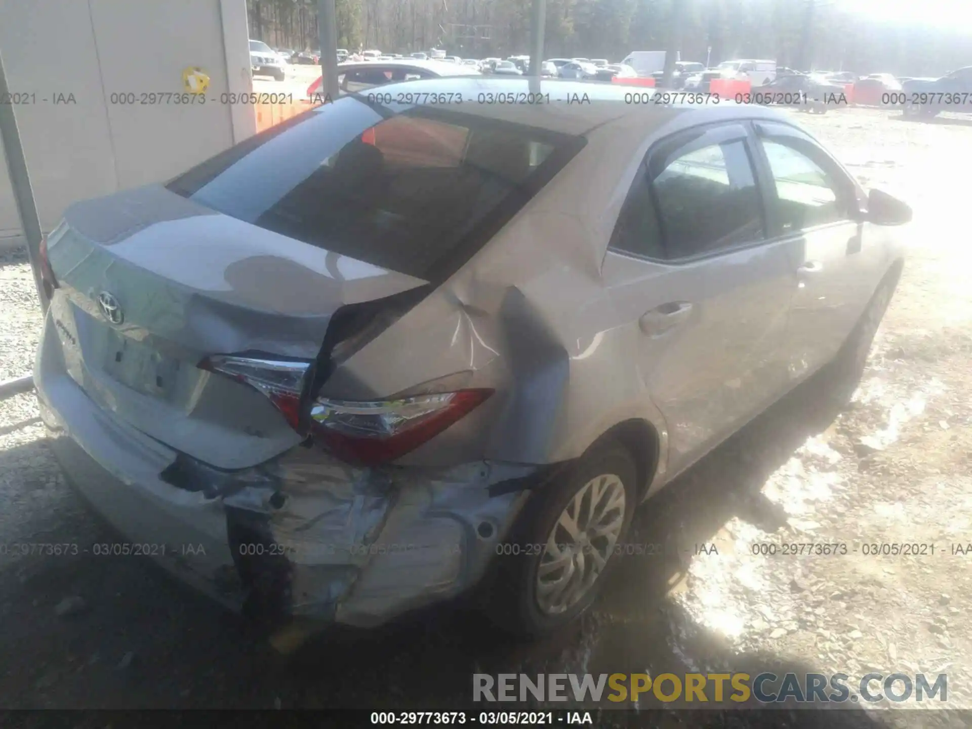 4 Photograph of a damaged car 2T1BURHE4KC200258 TOYOTA COROLLA 2019