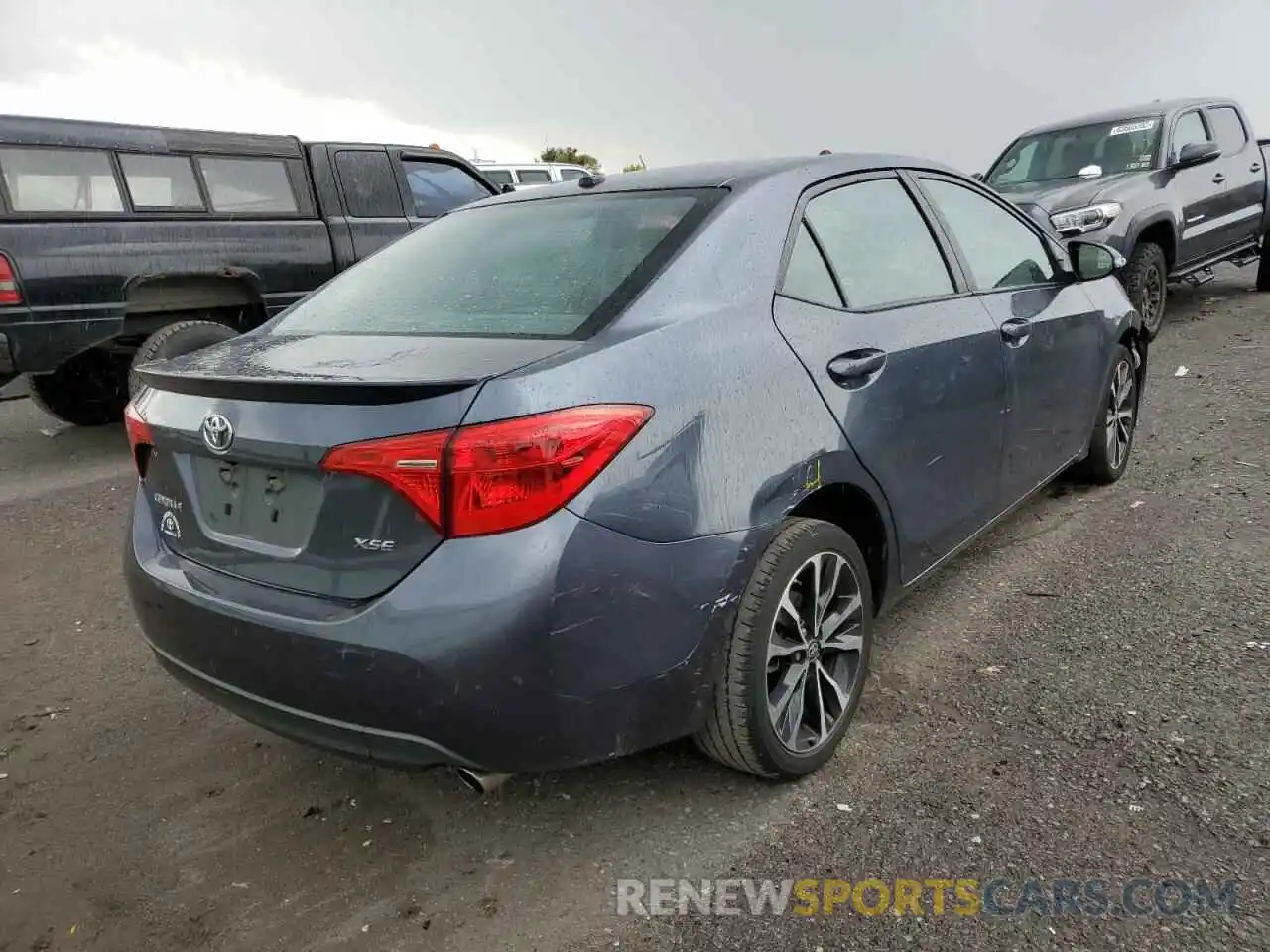 4 Photograph of a damaged car 2T1BURHE4KC202415 TOYOTA COROLLA 2019