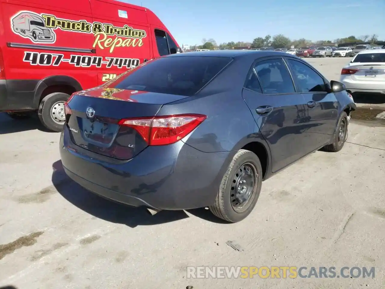 4 Photograph of a damaged car 2T1BURHE4KC202575 TOYOTA COROLLA 2019