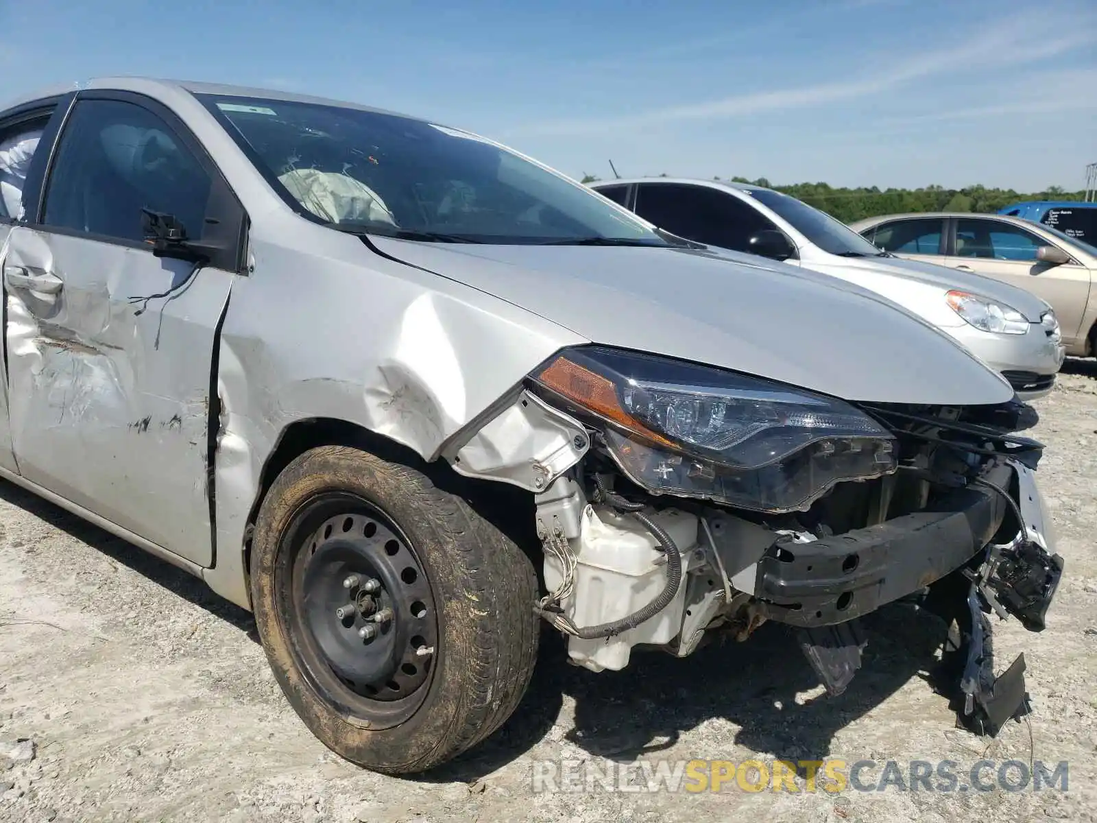 9 Photograph of a damaged car 2T1BURHE4KC204262 TOYOTA COROLLA 2019