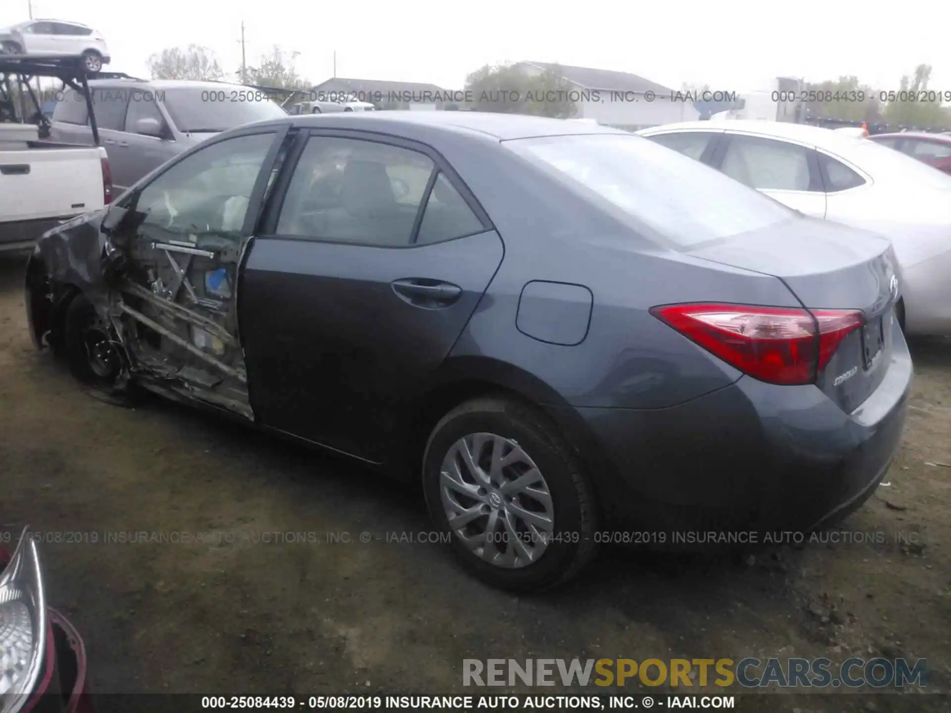 3 Photograph of a damaged car 2T1BURHE4KC204407 TOYOTA COROLLA 2019