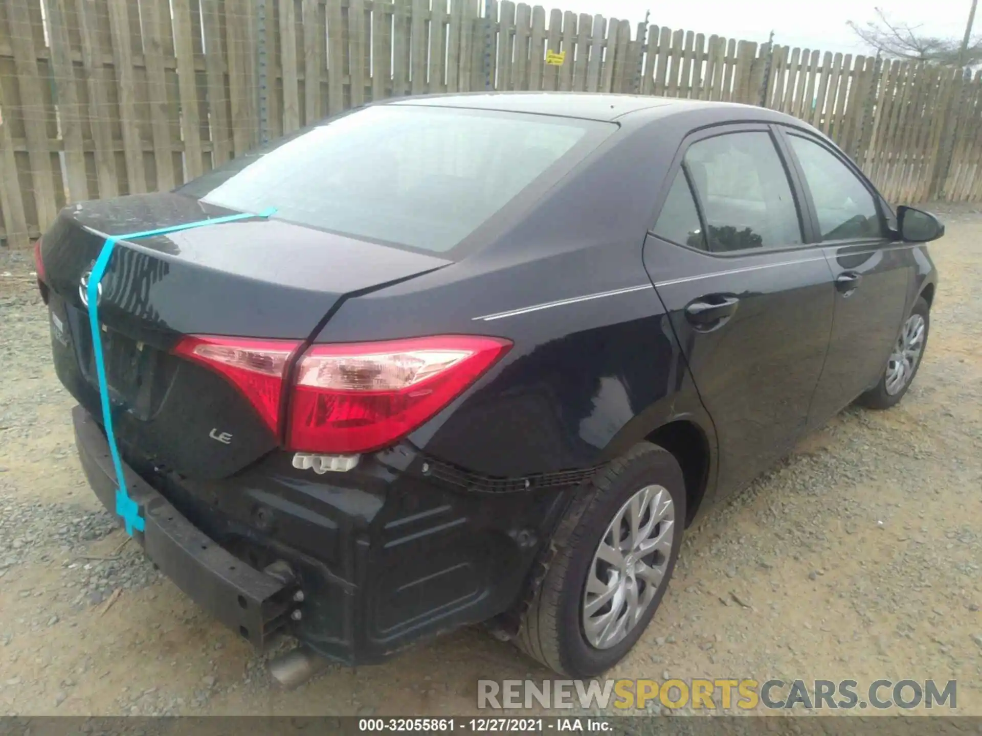 4 Photograph of a damaged car 2T1BURHE4KC204665 TOYOTA COROLLA 2019