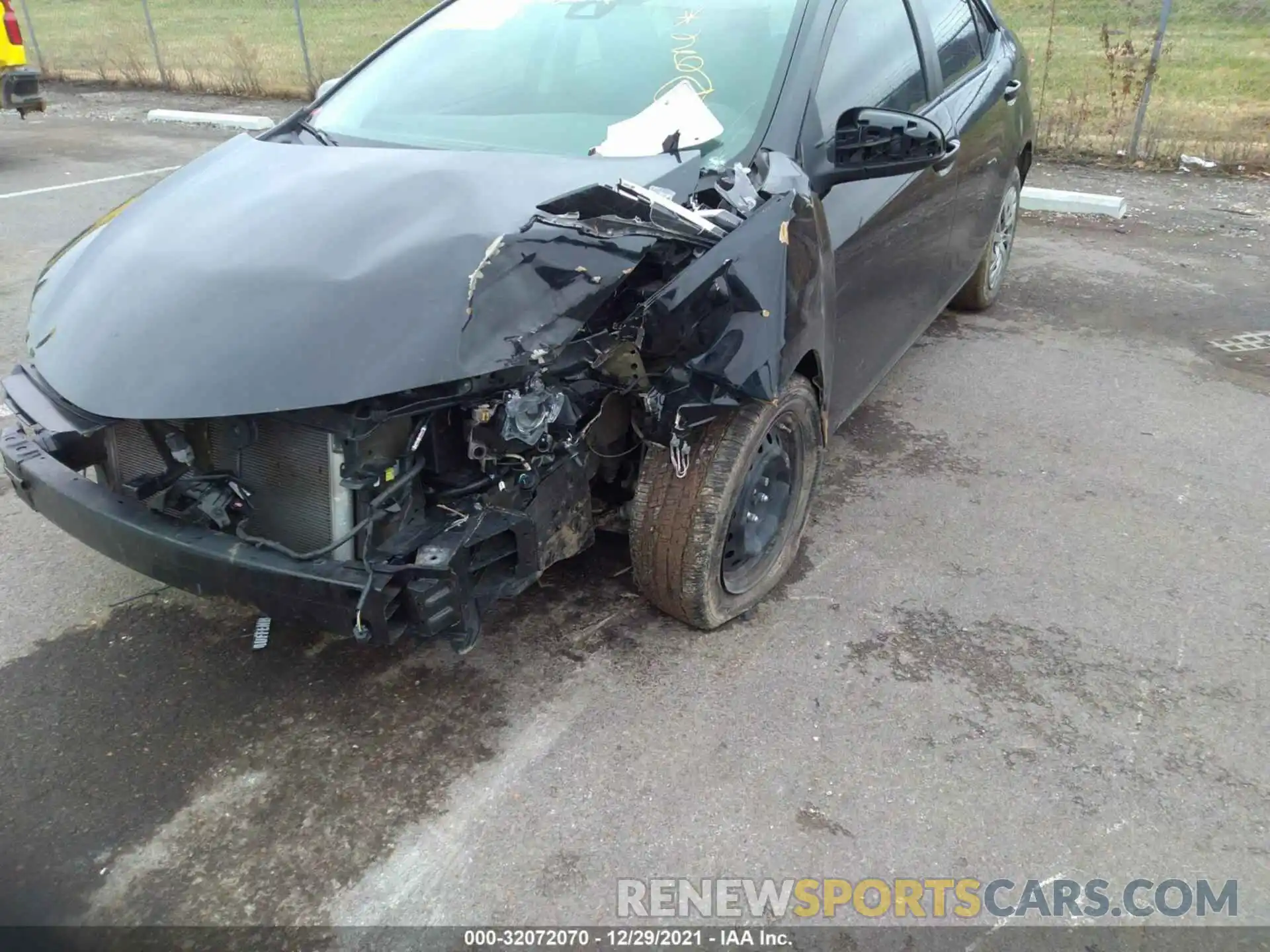 6 Photograph of a damaged car 2T1BURHE4KC205654 TOYOTA COROLLA 2019