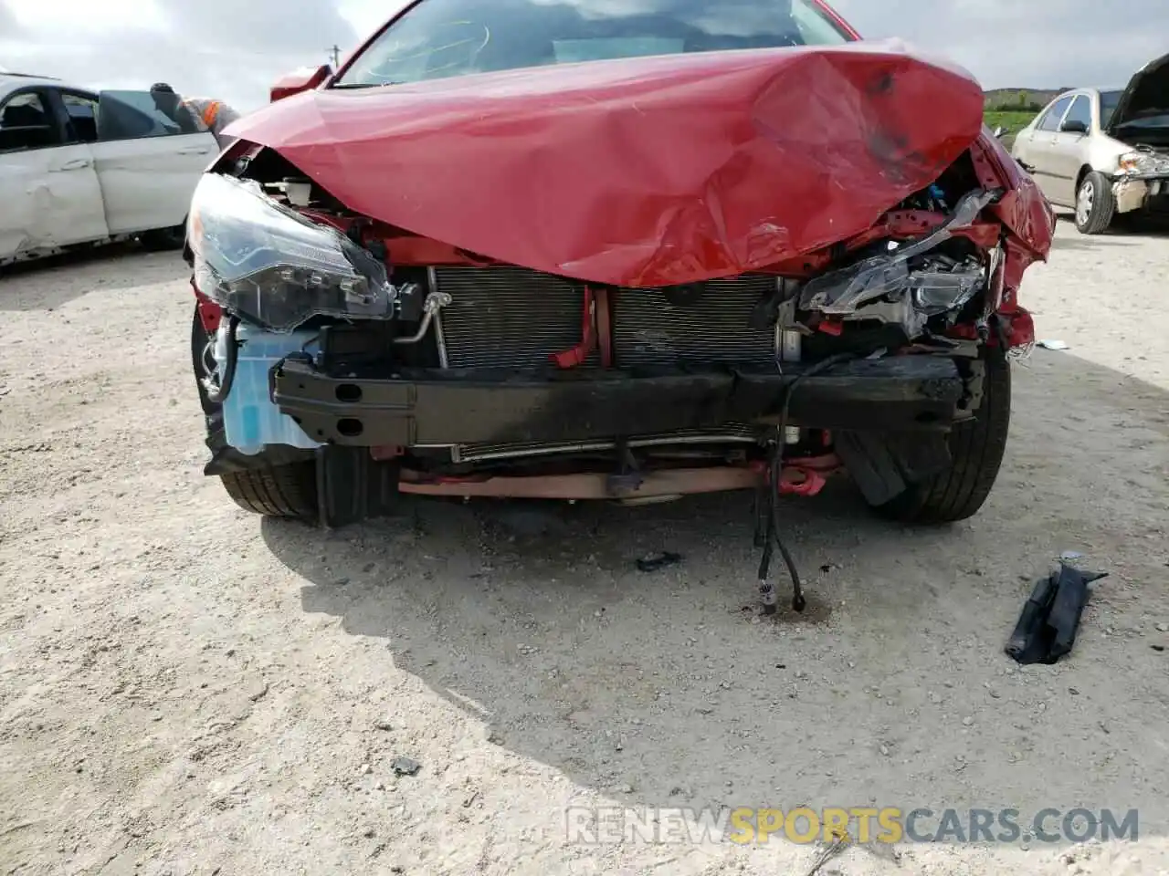 9 Photograph of a damaged car 2T1BURHE4KC205718 TOYOTA COROLLA 2019