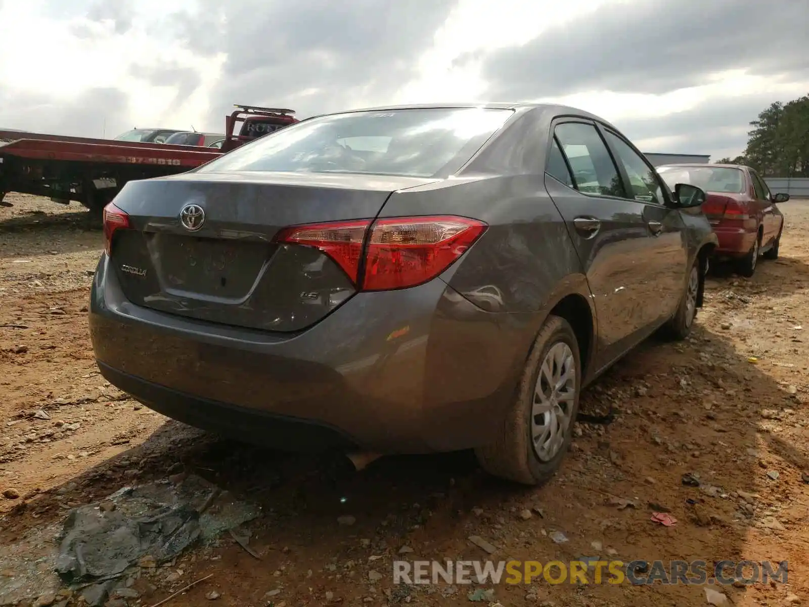 4 Photograph of a damaged car 2T1BURHE4KC205735 TOYOTA COROLLA 2019