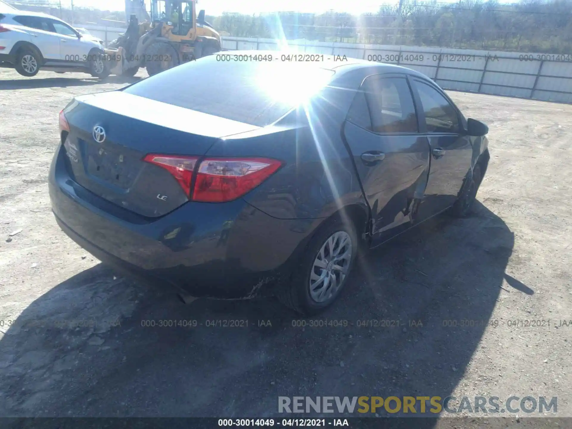 4 Photograph of a damaged car 2T1BURHE4KC205864 TOYOTA COROLLA 2019