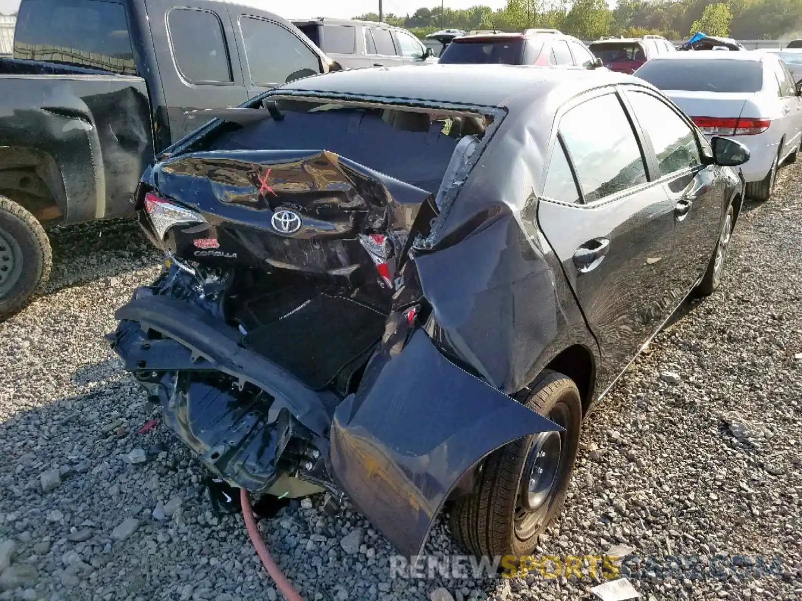 4 Photograph of a damaged car 2T1BURHE4KC206447 TOYOTA COROLLA 2019