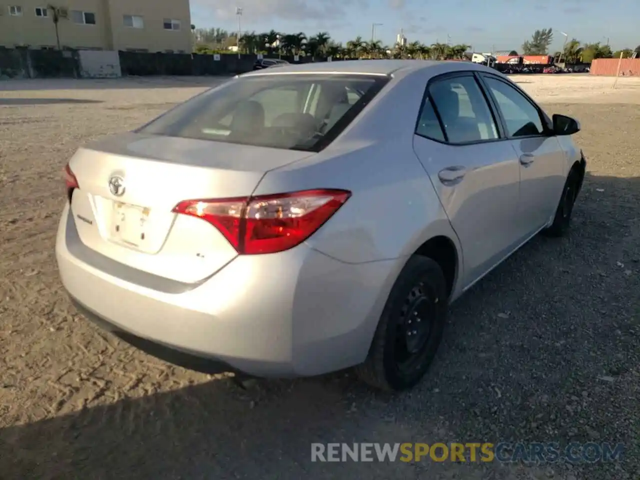 4 Photograph of a damaged car 2T1BURHE4KC206528 TOYOTA COROLLA 2019