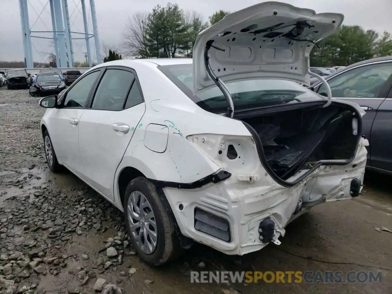 3 Photograph of a damaged car 2T1BURHE4KC207372 TOYOTA COROLLA 2019