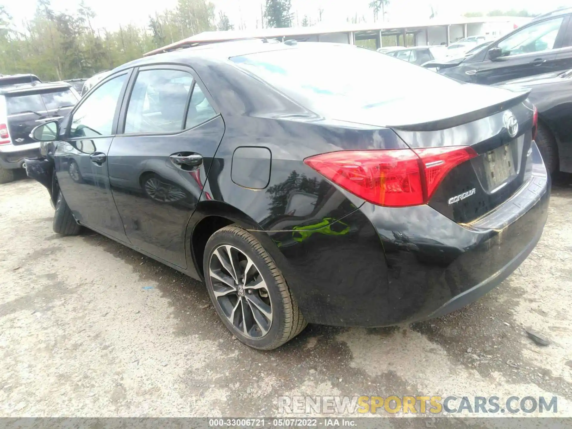 3 Photograph of a damaged car 2T1BURHE4KC208067 TOYOTA COROLLA 2019