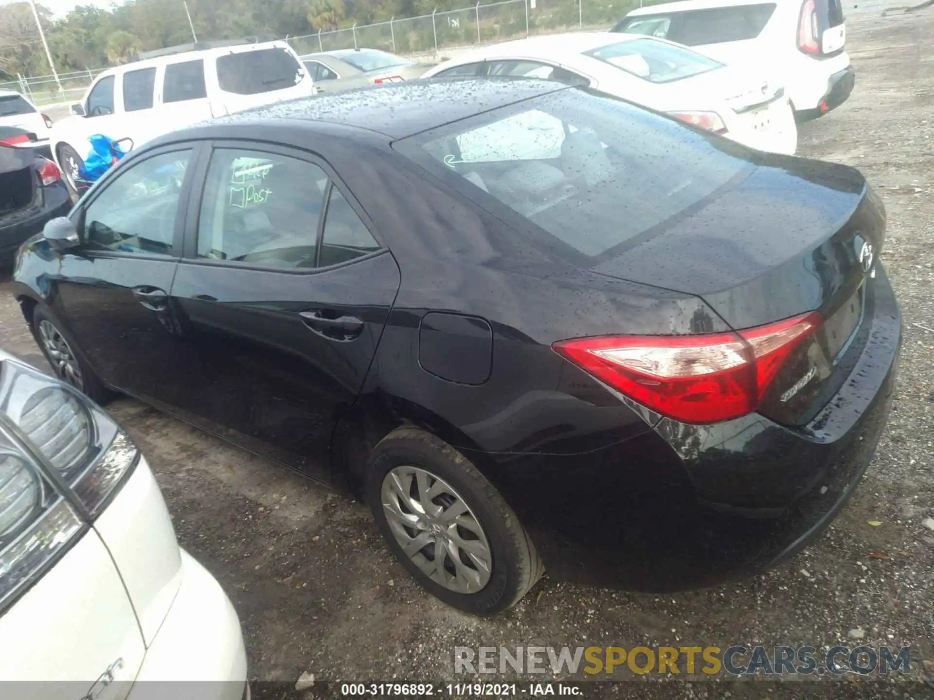 3 Photograph of a damaged car 2T1BURHE4KC209106 TOYOTA COROLLA 2019