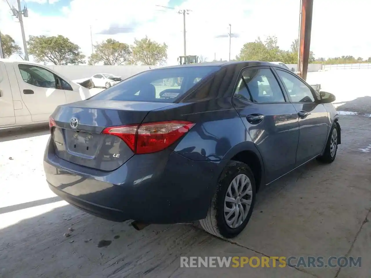 4 Photograph of a damaged car 2T1BURHE4KC209140 TOYOTA COROLLA 2019