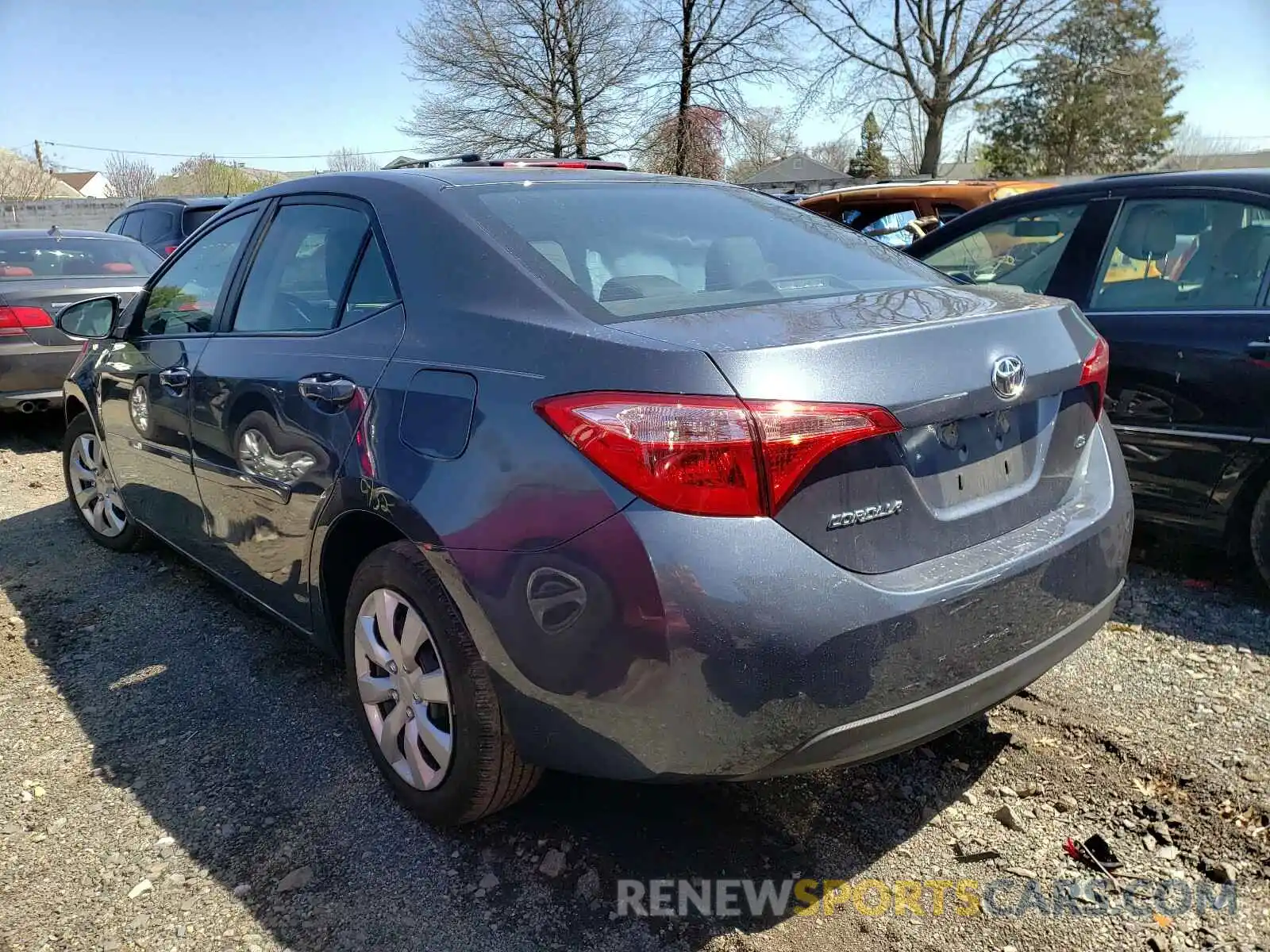 3 Photograph of a damaged car 2T1BURHE4KC209753 TOYOTA COROLLA 2019