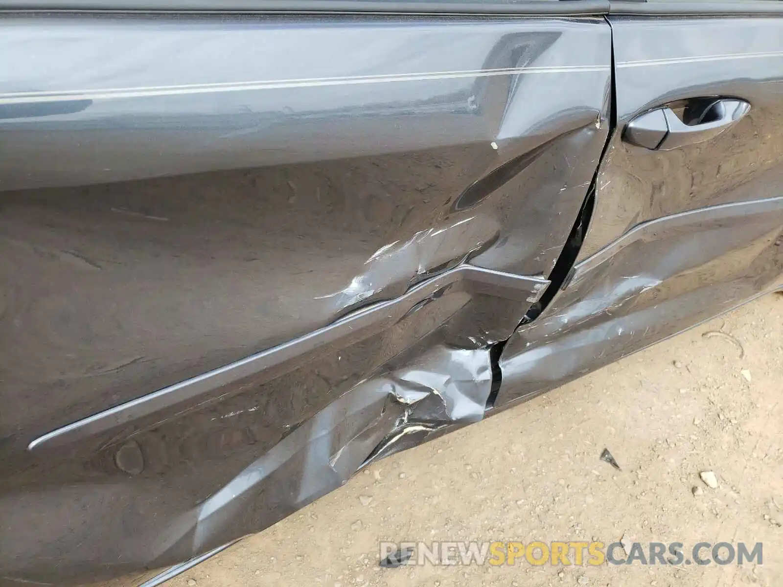 9 Photograph of a damaged car 2T1BURHE4KC209753 TOYOTA COROLLA 2019