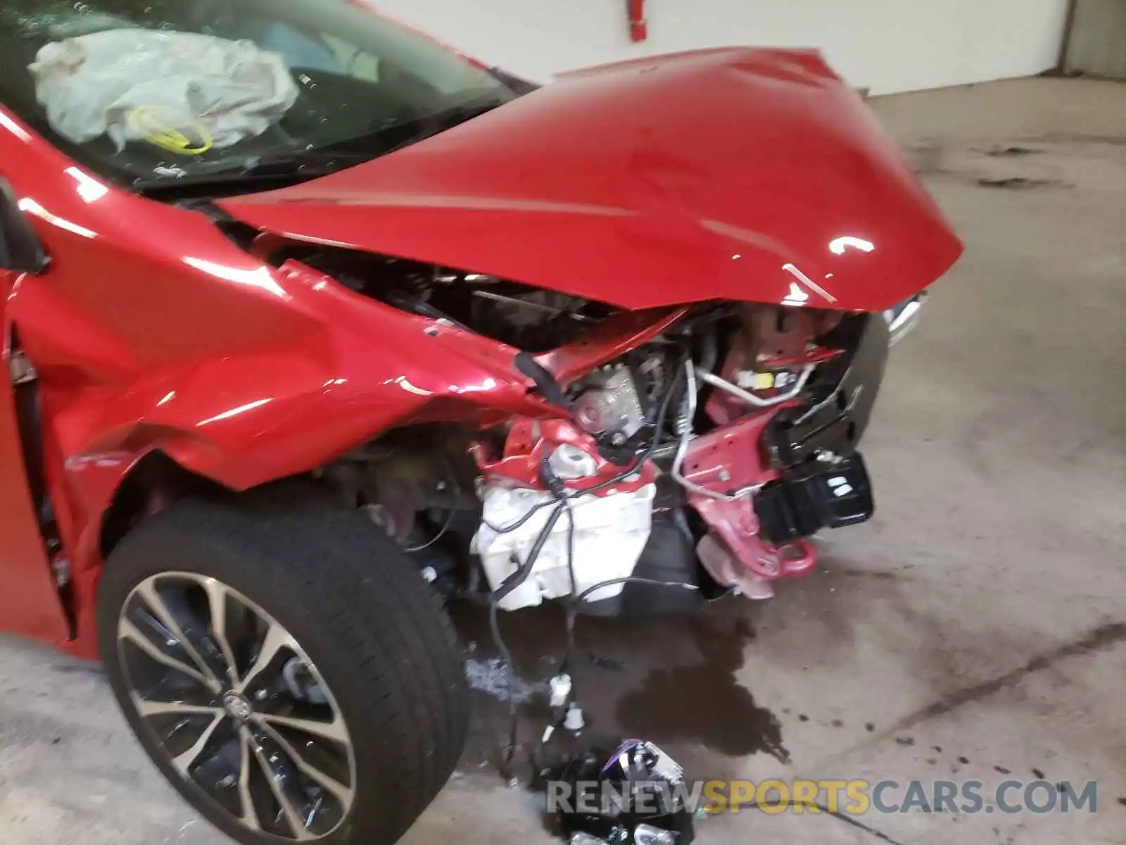 9 Photograph of a damaged car 2T1BURHE4KC211079 TOYOTA COROLLA 2019