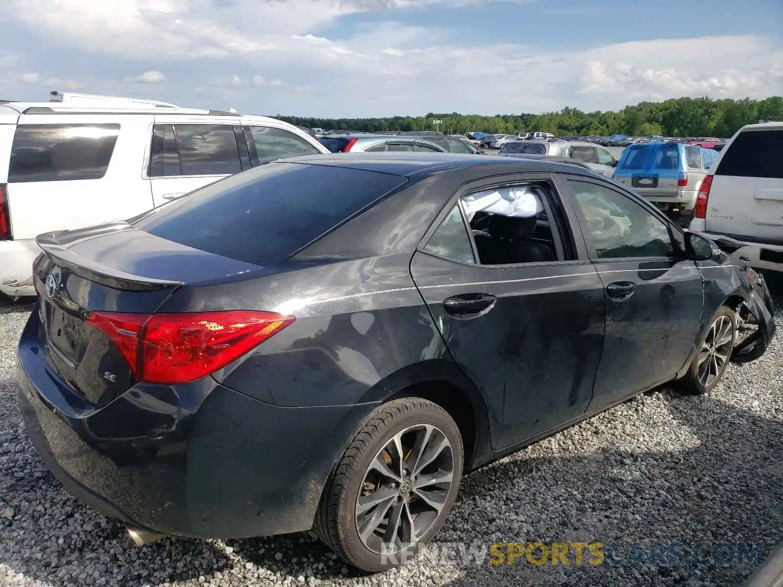 4 Photograph of a damaged car 2T1BURHE4KC211258 TOYOTA COROLLA 2019