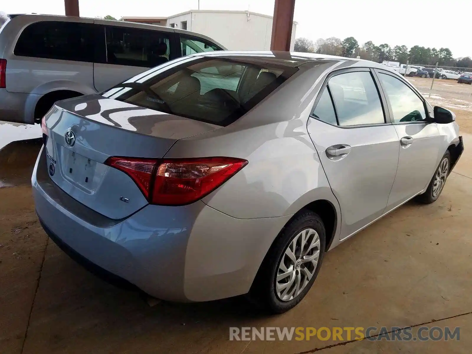 4 Photograph of a damaged car 2T1BURHE4KC211311 TOYOTA COROLLA 2019