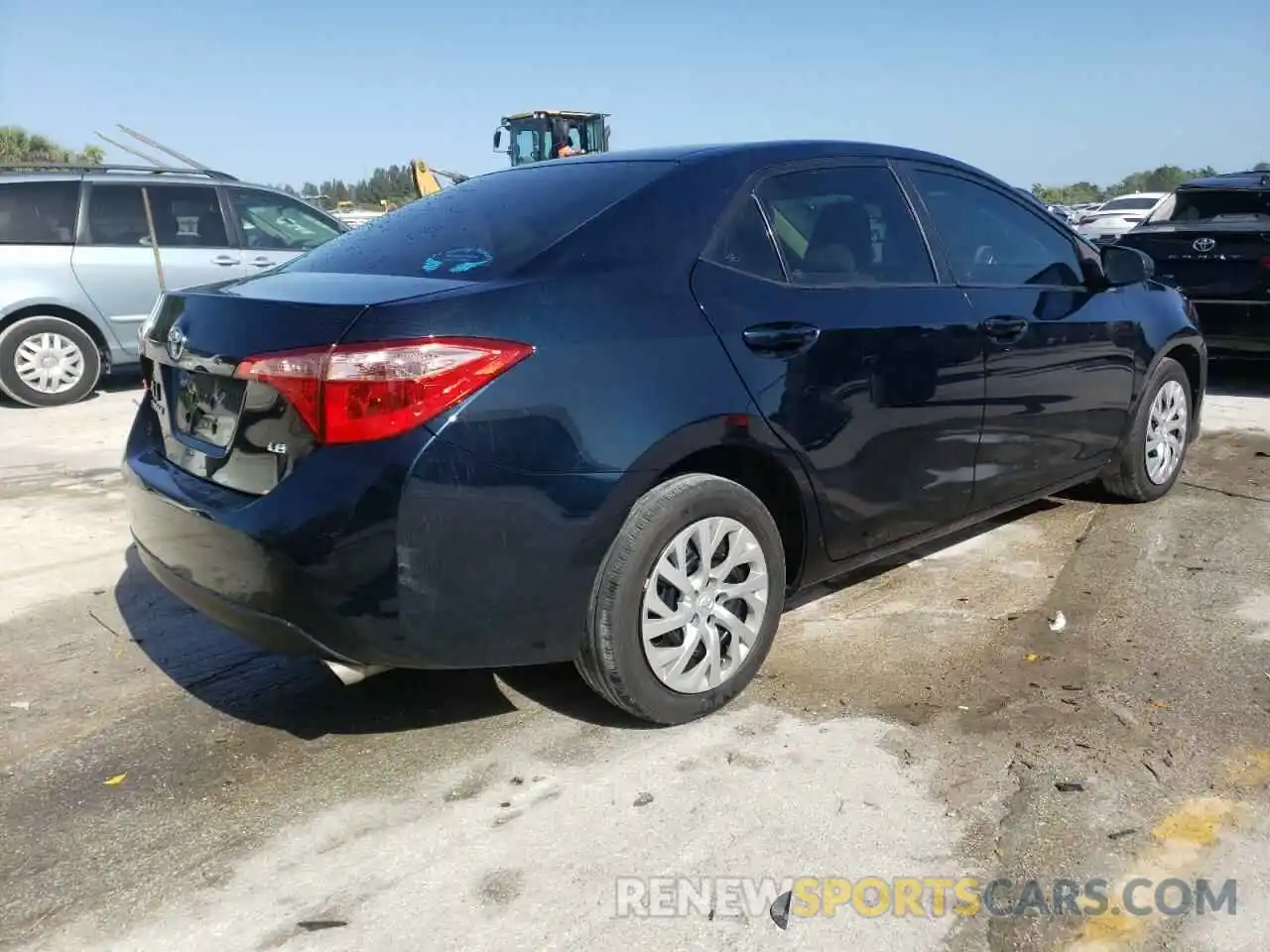 4 Photograph of a damaged car 2T1BURHE4KC211356 TOYOTA COROLLA 2019