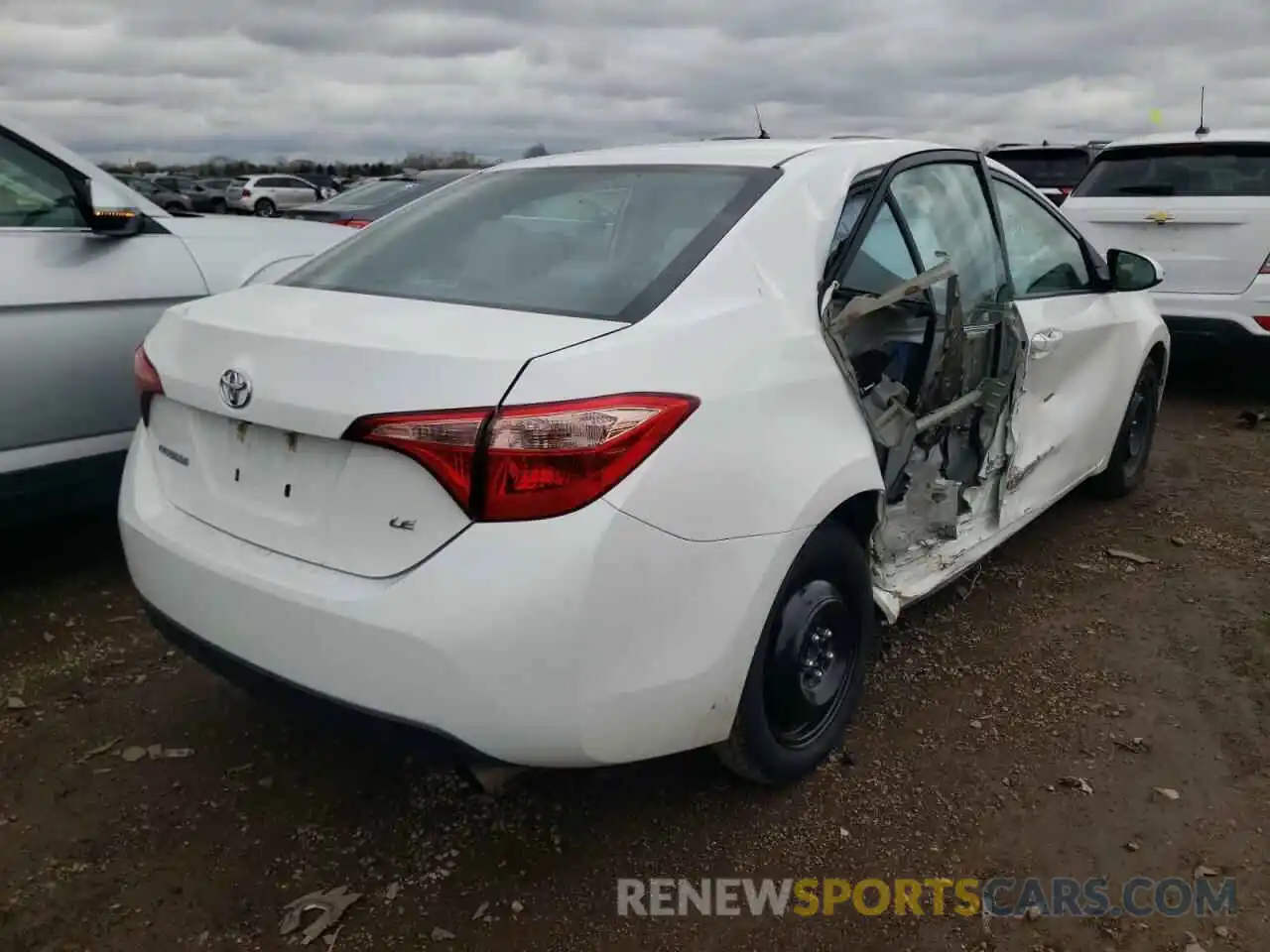 4 Photograph of a damaged car 2T1BURHE4KC212054 TOYOTA COROLLA 2019