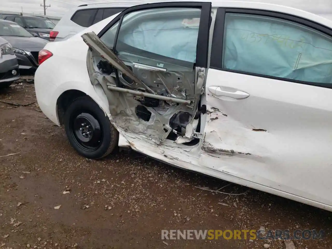 9 Photograph of a damaged car 2T1BURHE4KC212054 TOYOTA COROLLA 2019