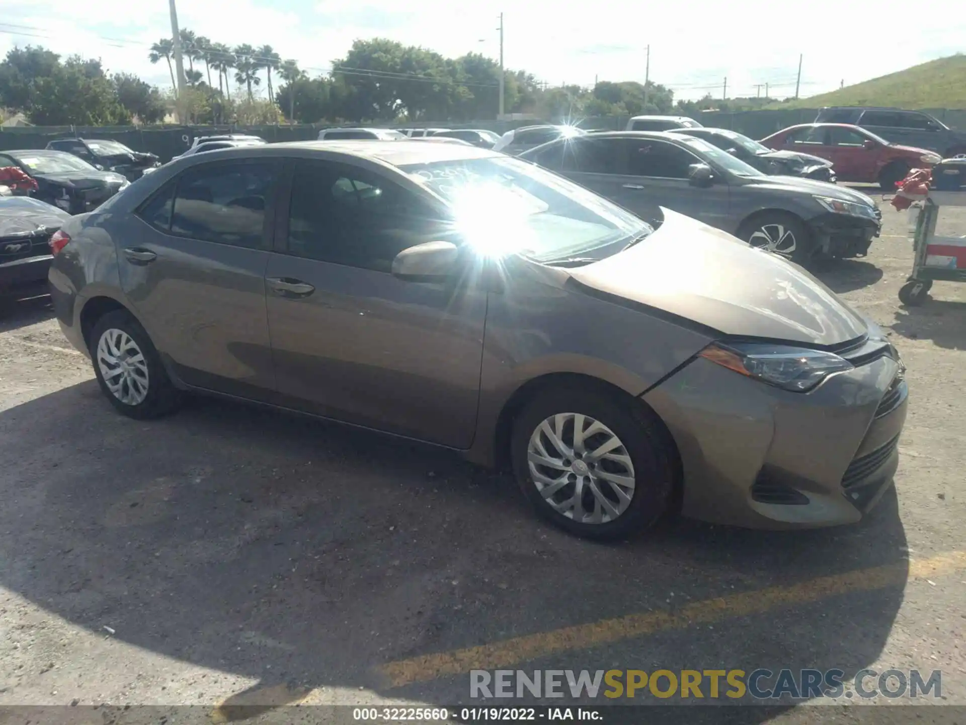 1 Photograph of a damaged car 2T1BURHE4KC212393 TOYOTA COROLLA 2019