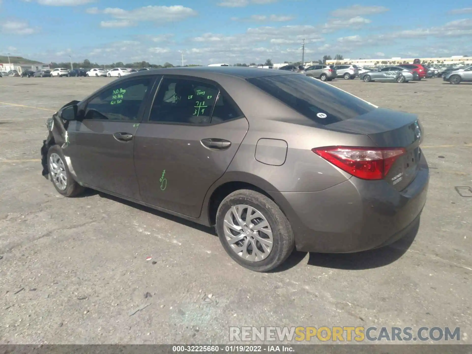 3 Photograph of a damaged car 2T1BURHE4KC212393 TOYOTA COROLLA 2019