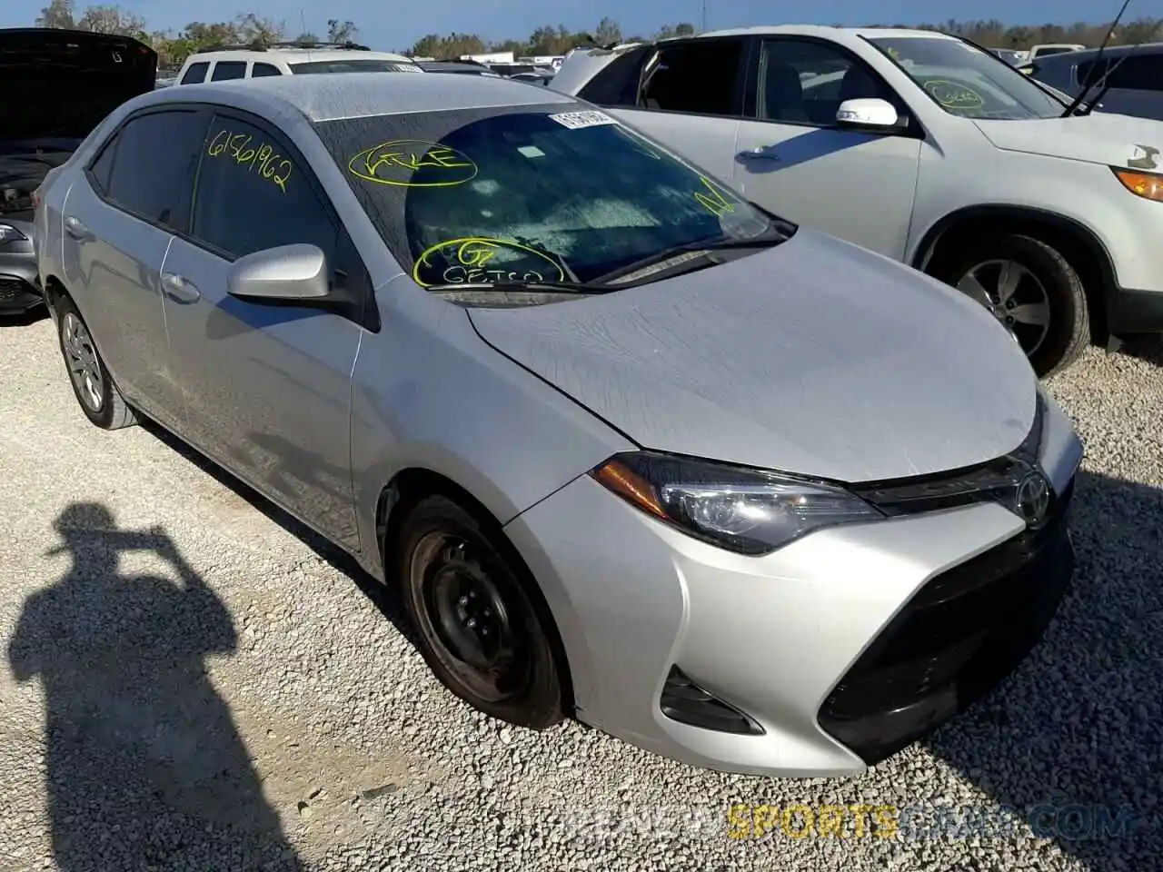 1 Photograph of a damaged car 2T1BURHE4KC213544 TOYOTA COROLLA 2019