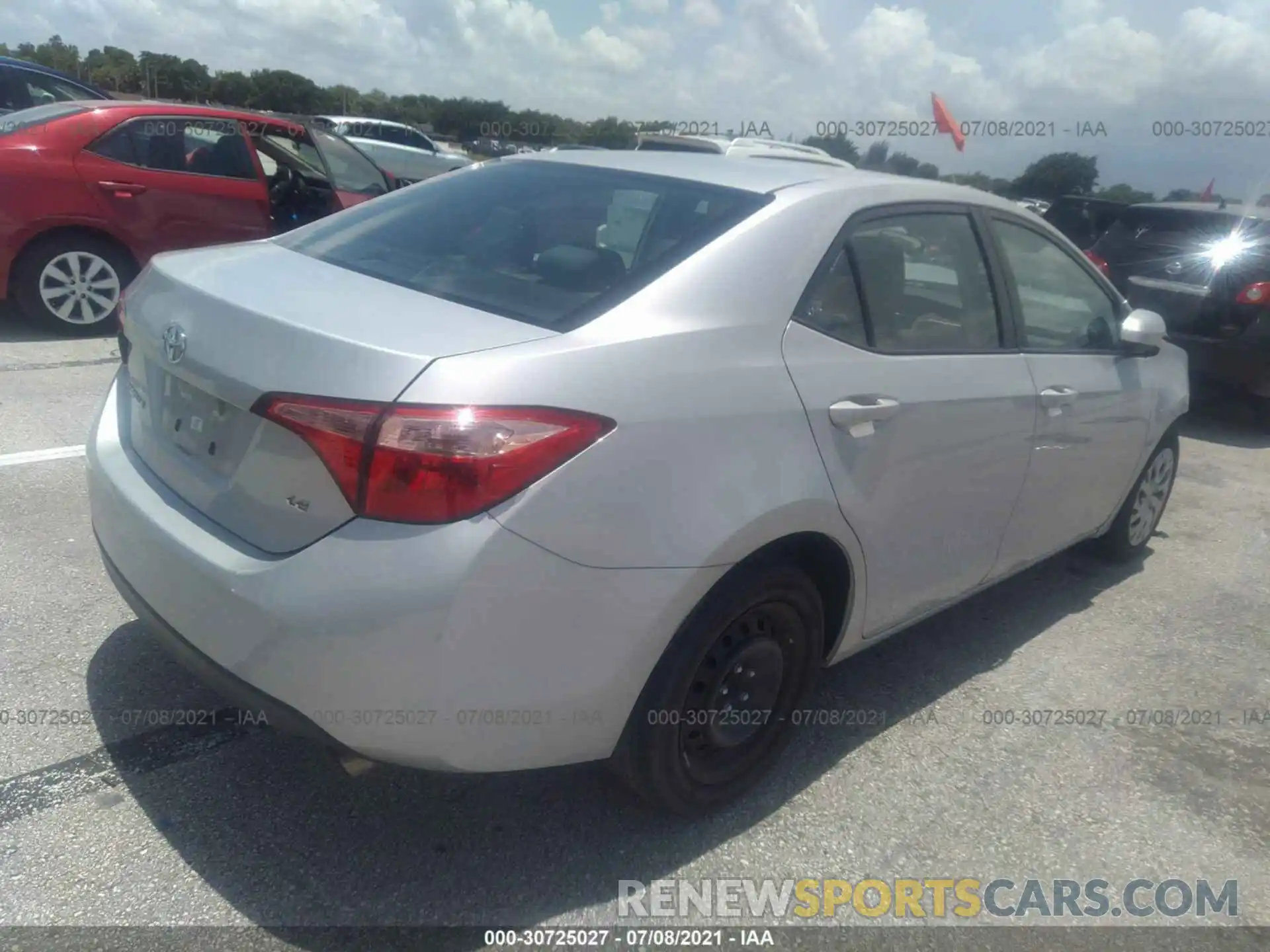 4 Photograph of a damaged car 2T1BURHE4KC213608 TOYOTA COROLLA 2019