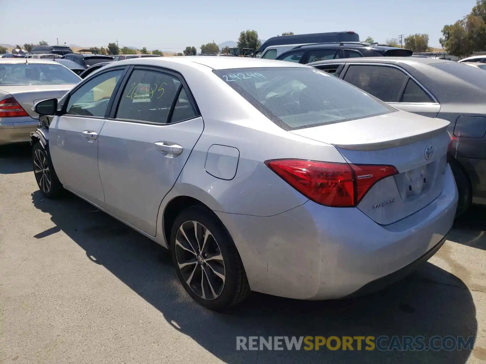 3 Photograph of a damaged car 2T1BURHE4KC213804 TOYOTA COROLLA 2019