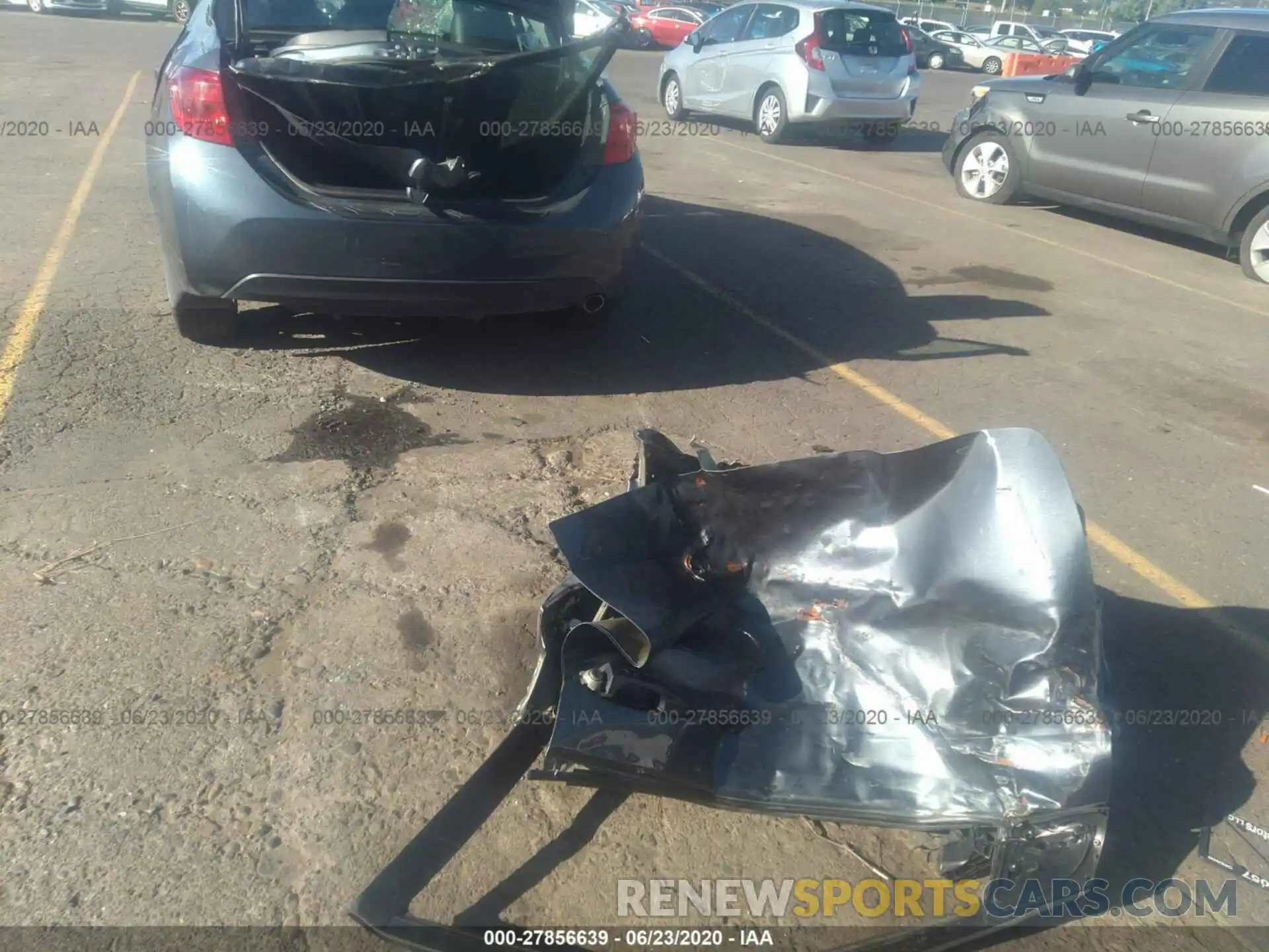 11 Photograph of a damaged car 2T1BURHE4KC214094 TOYOTA COROLLA 2019