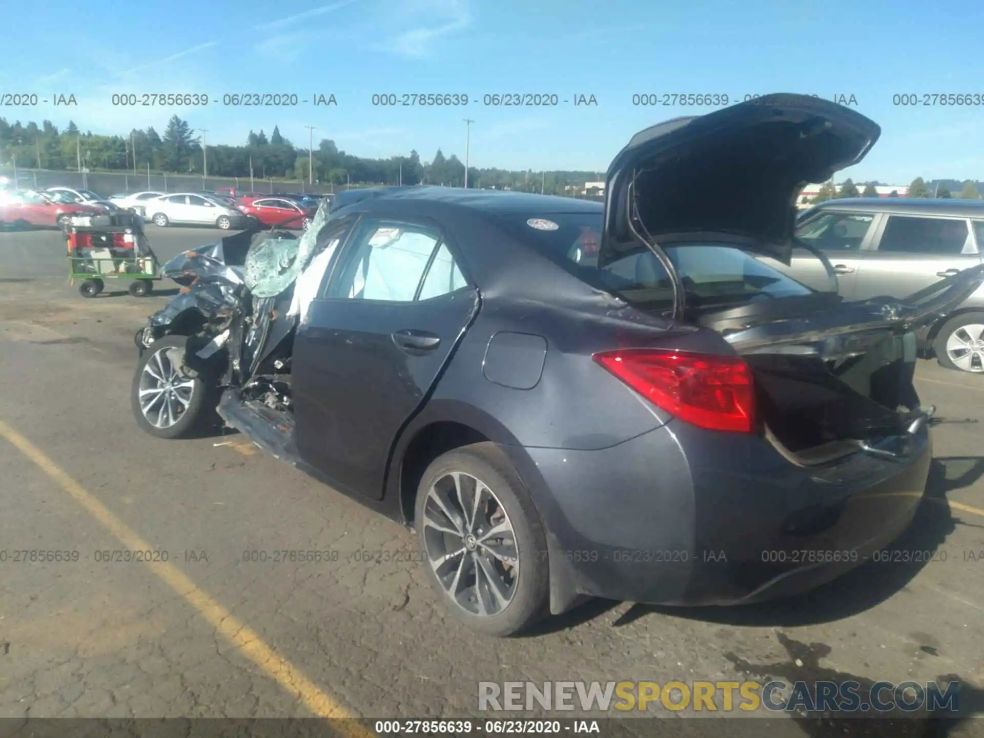 3 Photograph of a damaged car 2T1BURHE4KC214094 TOYOTA COROLLA 2019