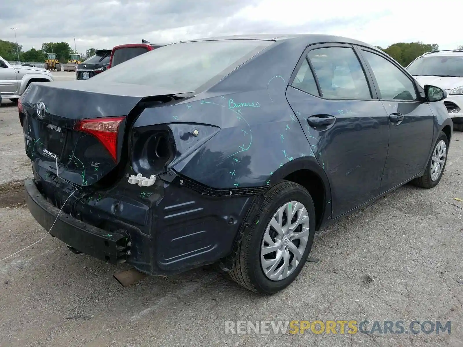 4 Photograph of a damaged car 2T1BURHE4KC215147 TOYOTA COROLLA 2019