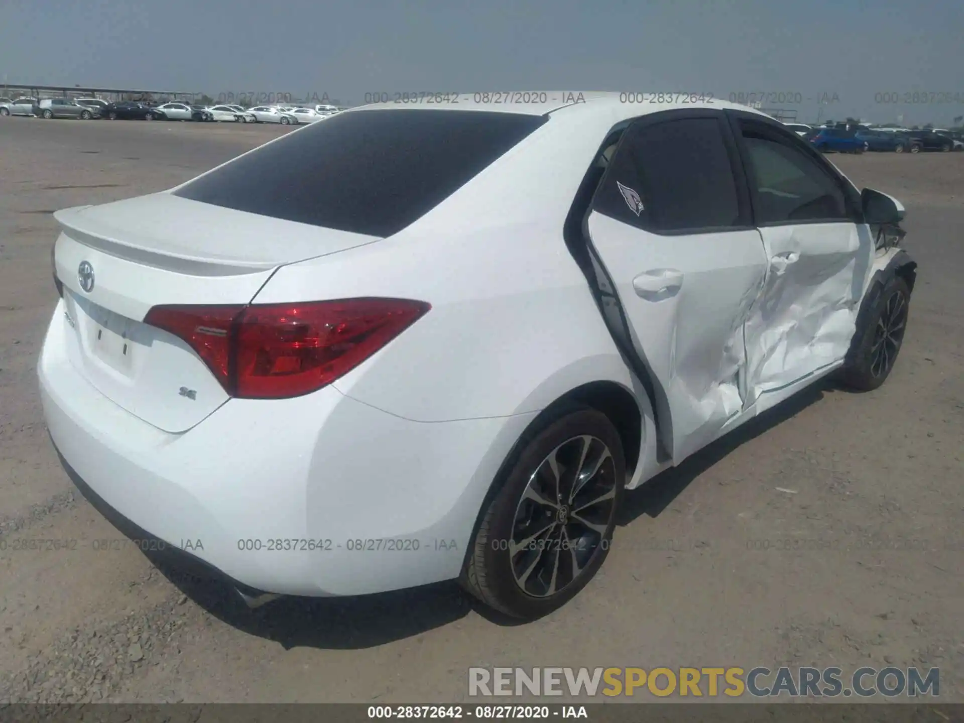 4 Photograph of a damaged car 2T1BURHE4KC215200 TOYOTA COROLLA 2019