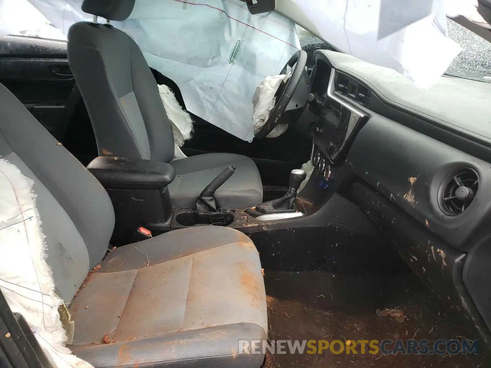 5 Photograph of a damaged car 2T1BURHE4KC215424 TOYOTA COROLLA 2019